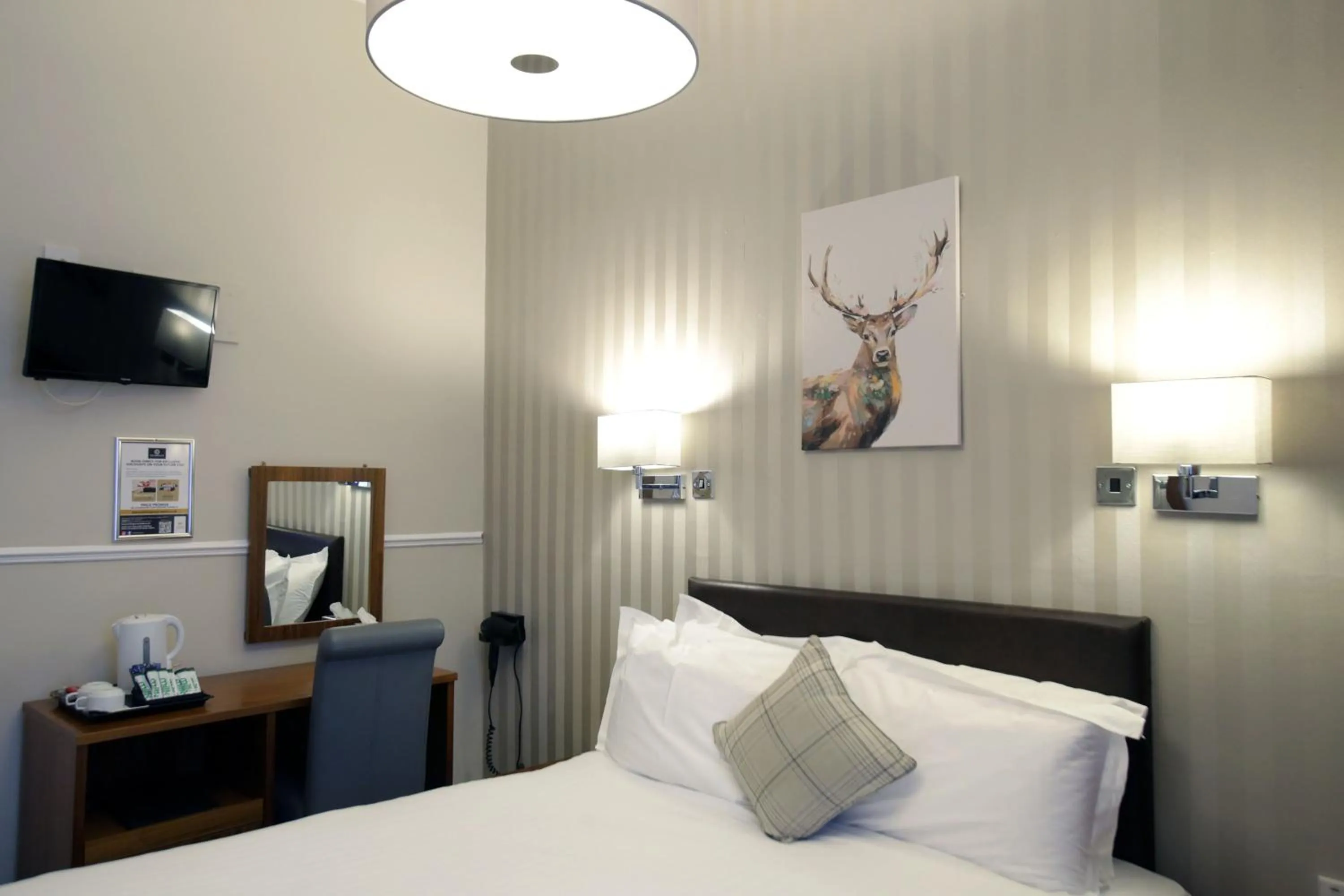 Bed in Kelvingrove Hotel - Sauchiehall St