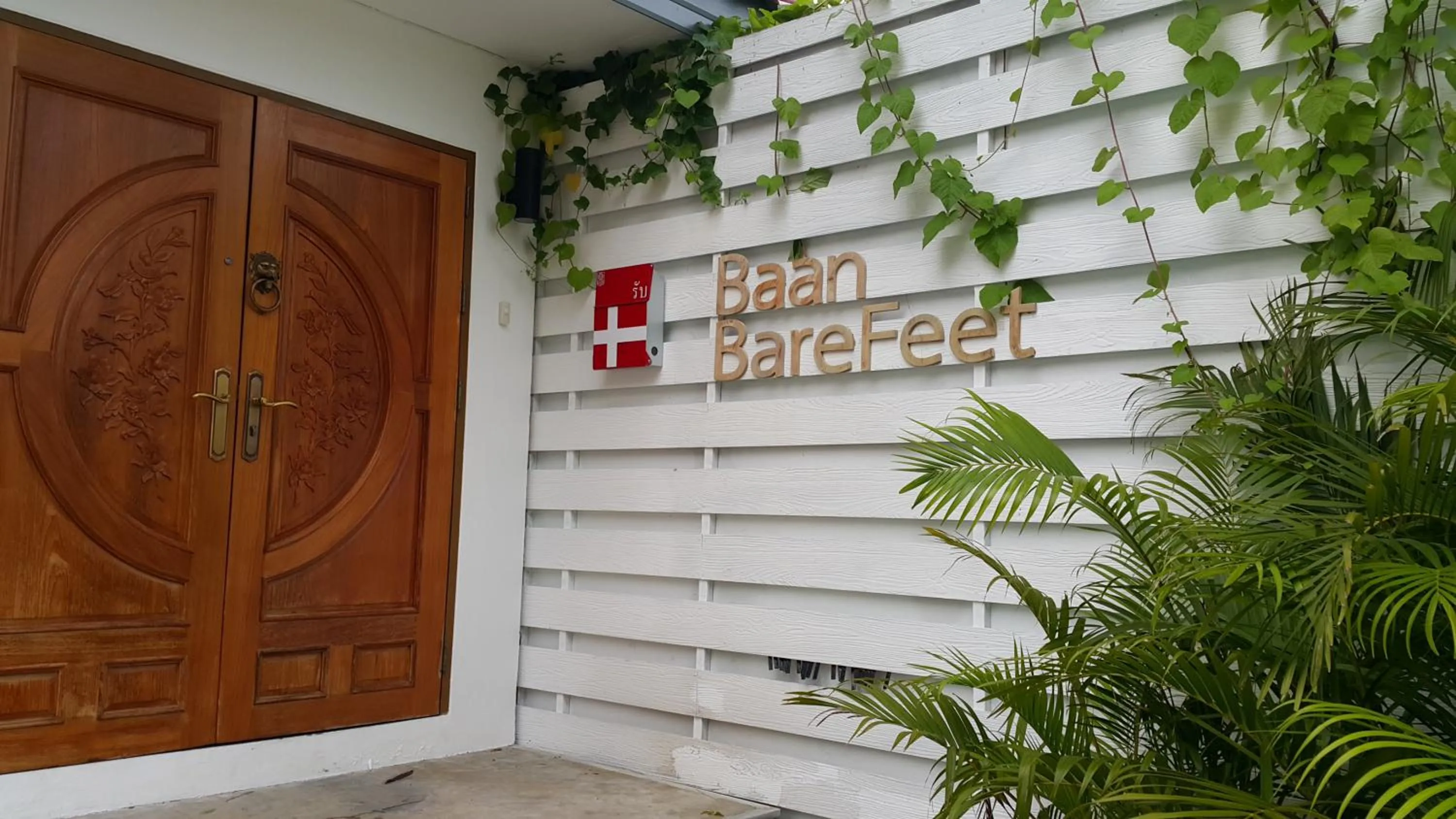 Facade/entrance in Barefeet Naturist Resort