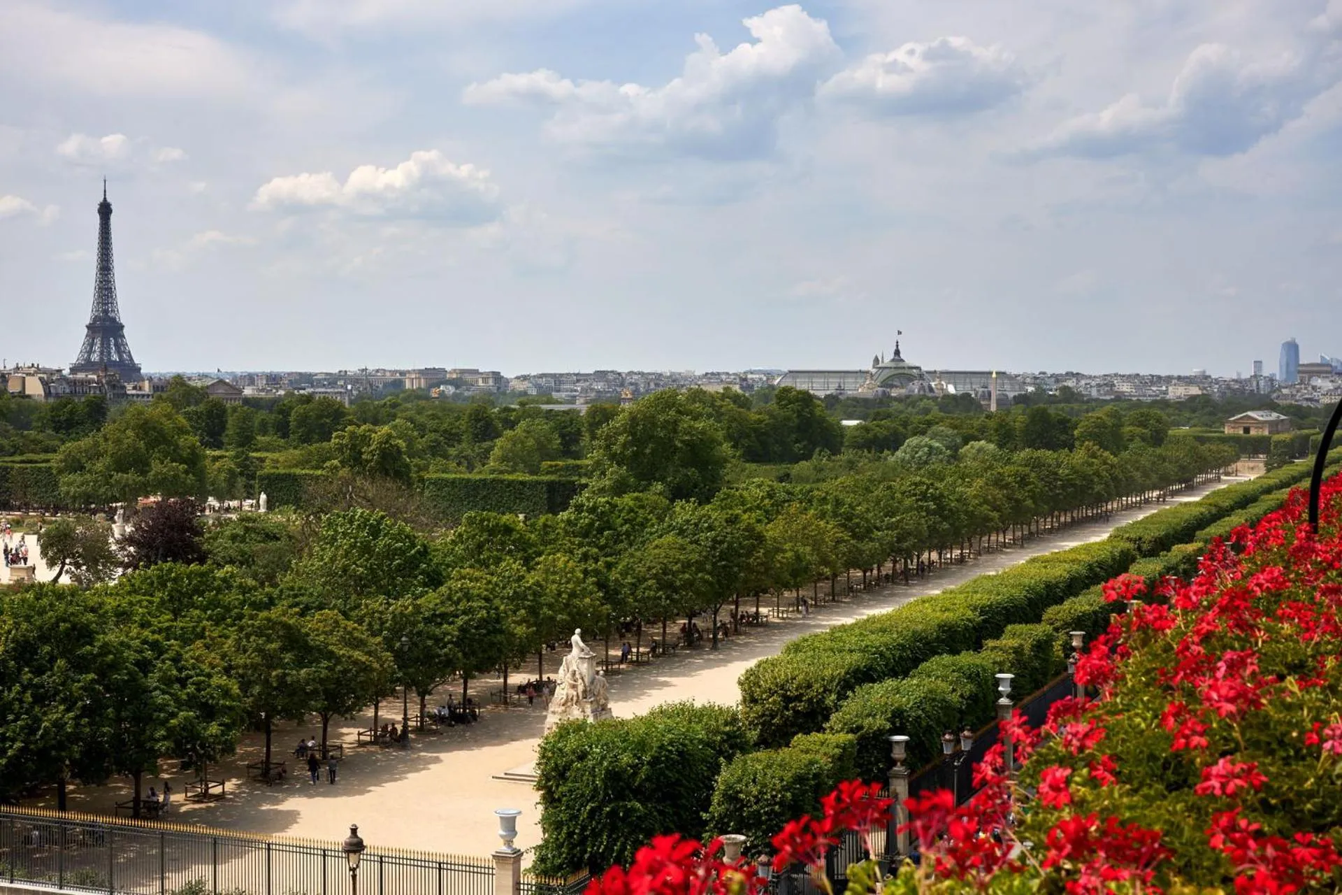 Landmark view in Hôtel Regina Louvre