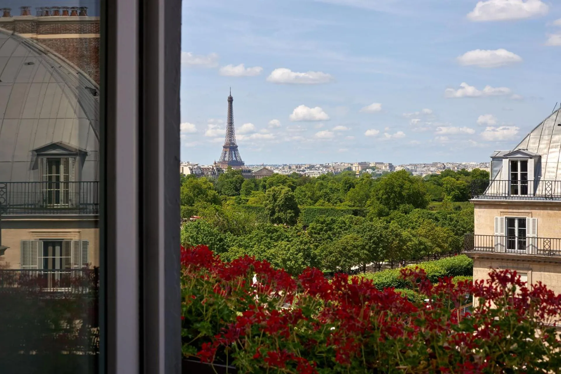 Landmark view in Hôtel Regina Louvre