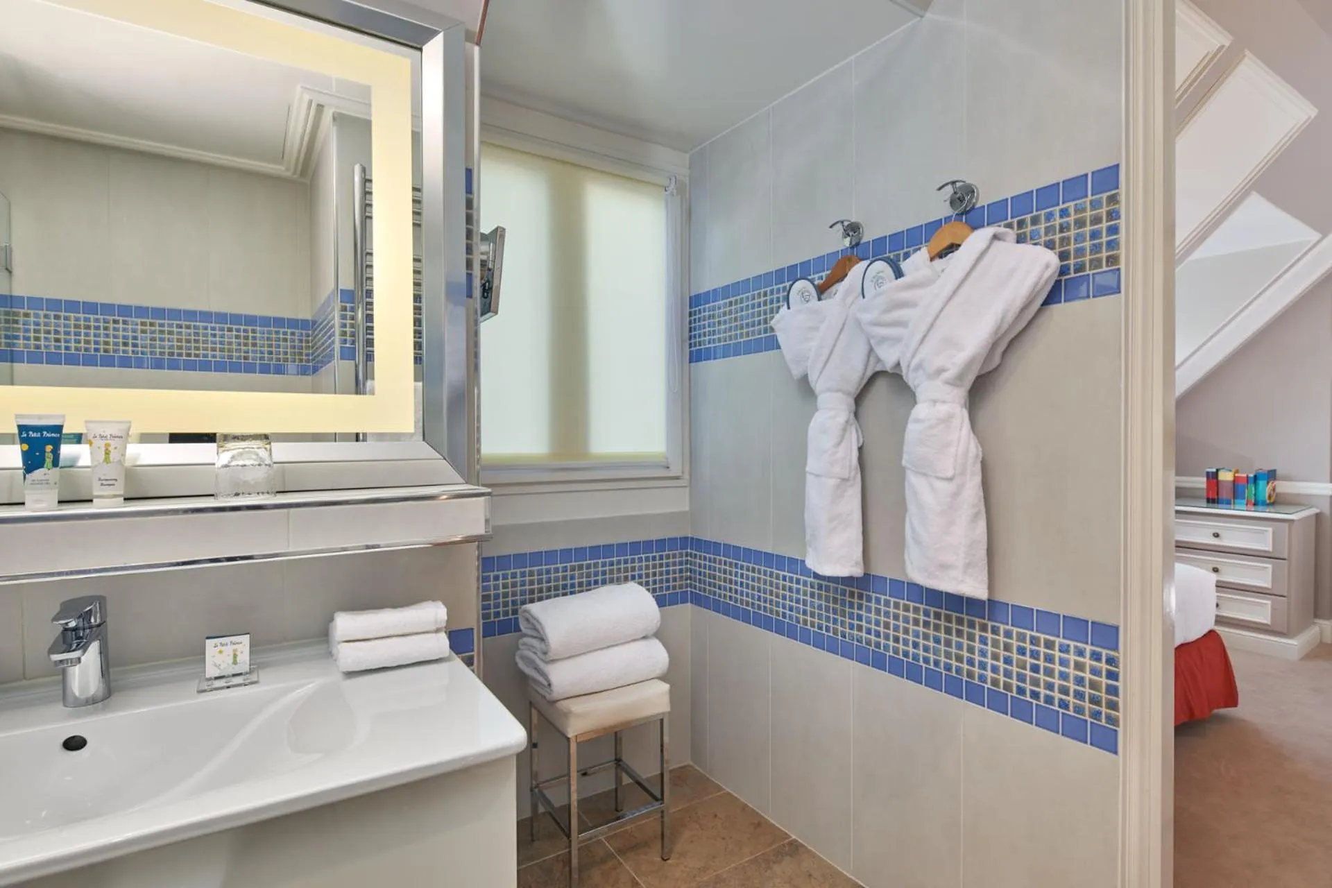 Bathroom in Hôtel Regina Louvre