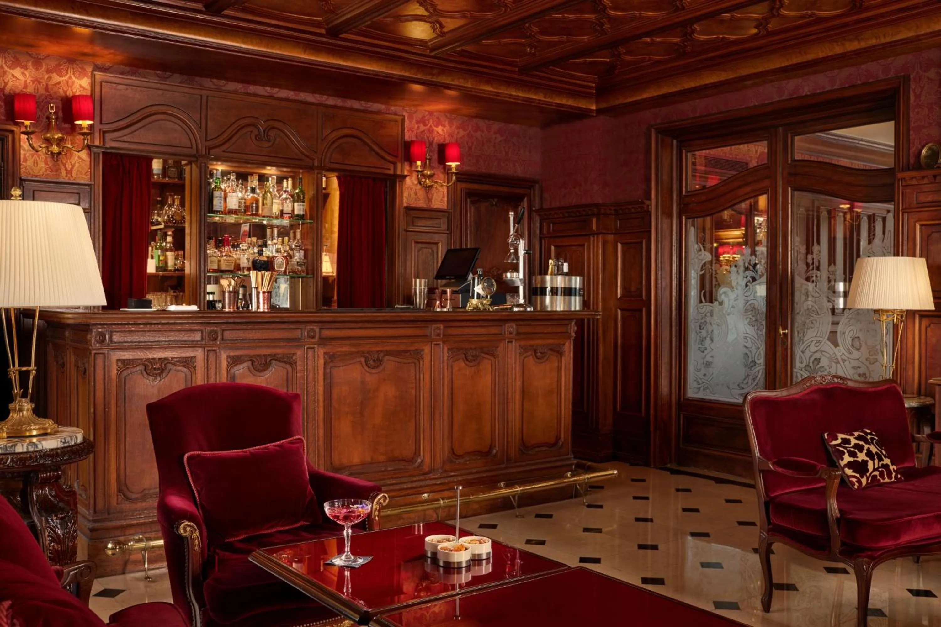 Lounge or bar in Hôtel Regina Louvre