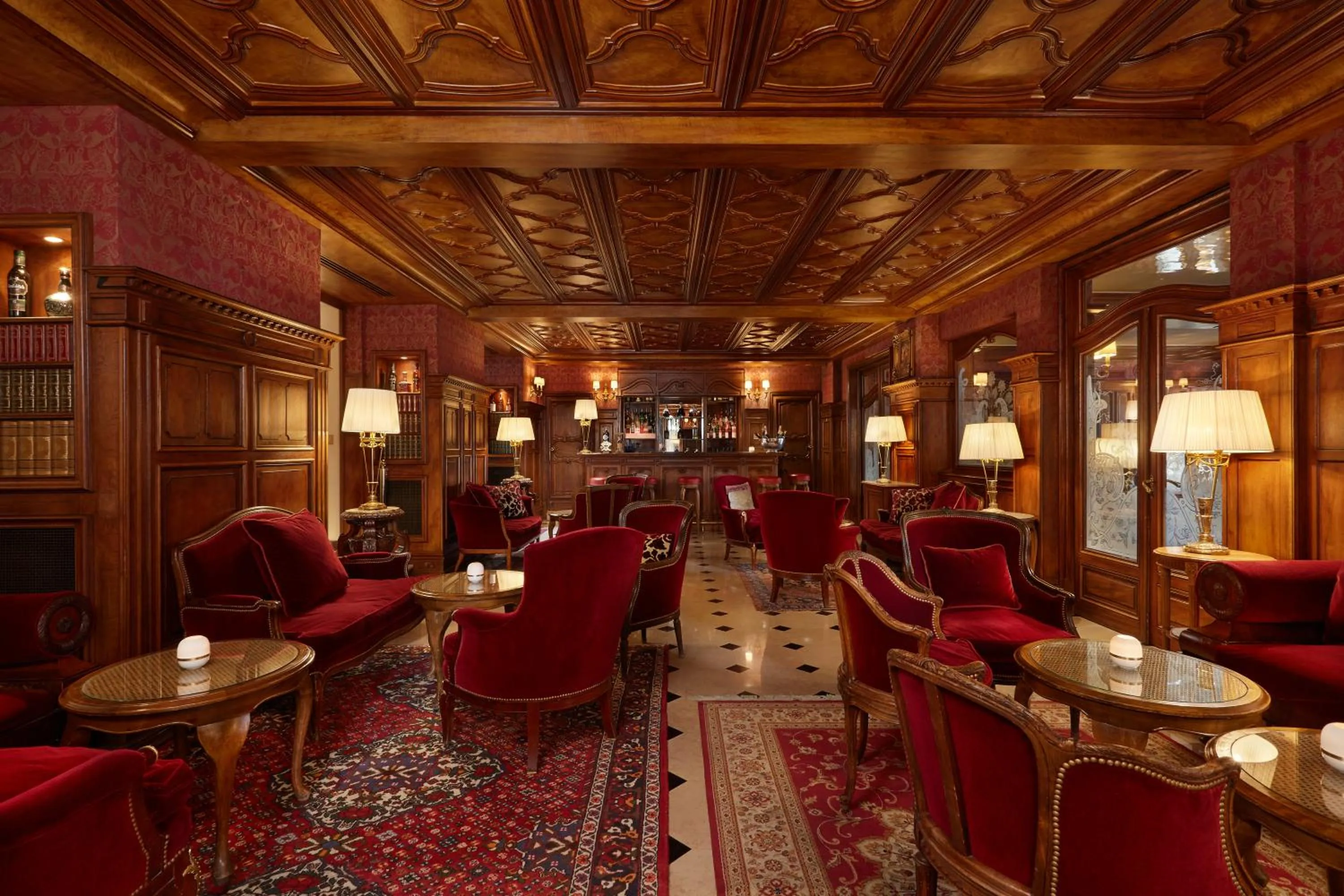 Restaurant/places to eat in Hôtel Regina Louvre