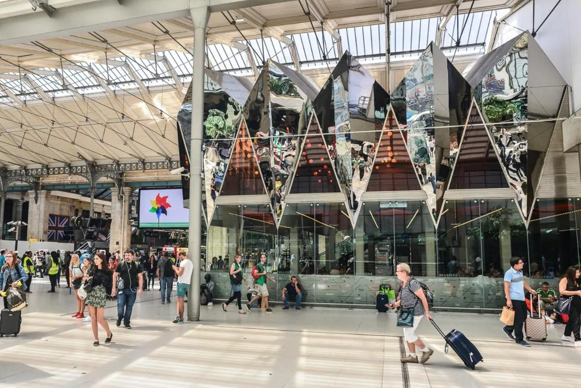 People in Hôtel Paris Nord