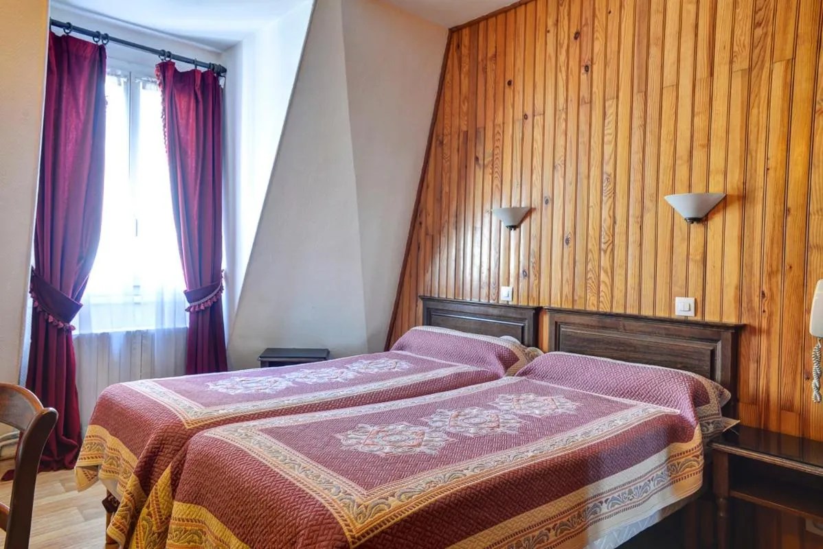 Bedroom, Bed in Hôtel Paris Nord