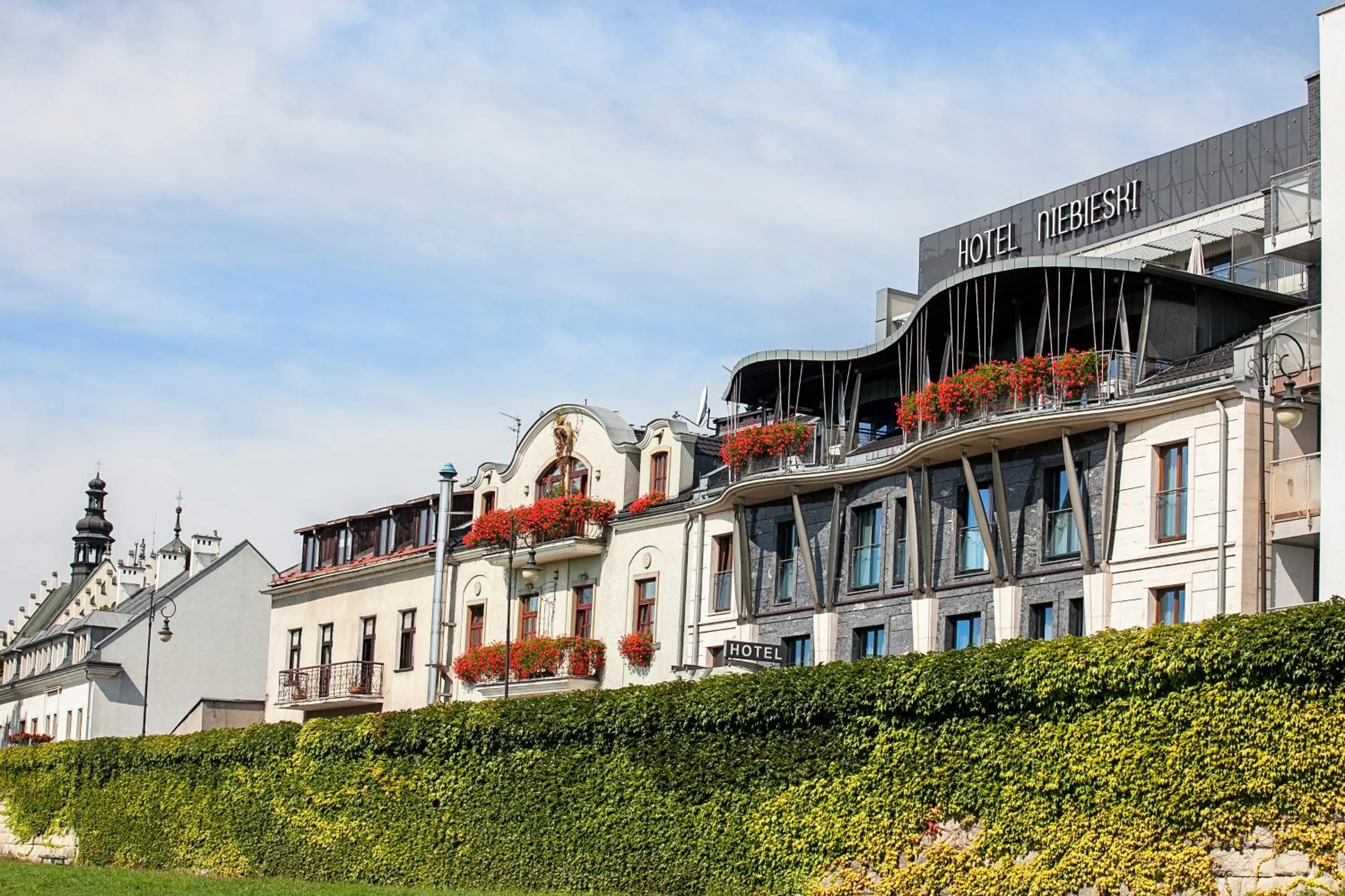 Property building in Niebieski Art Hotel & Spa