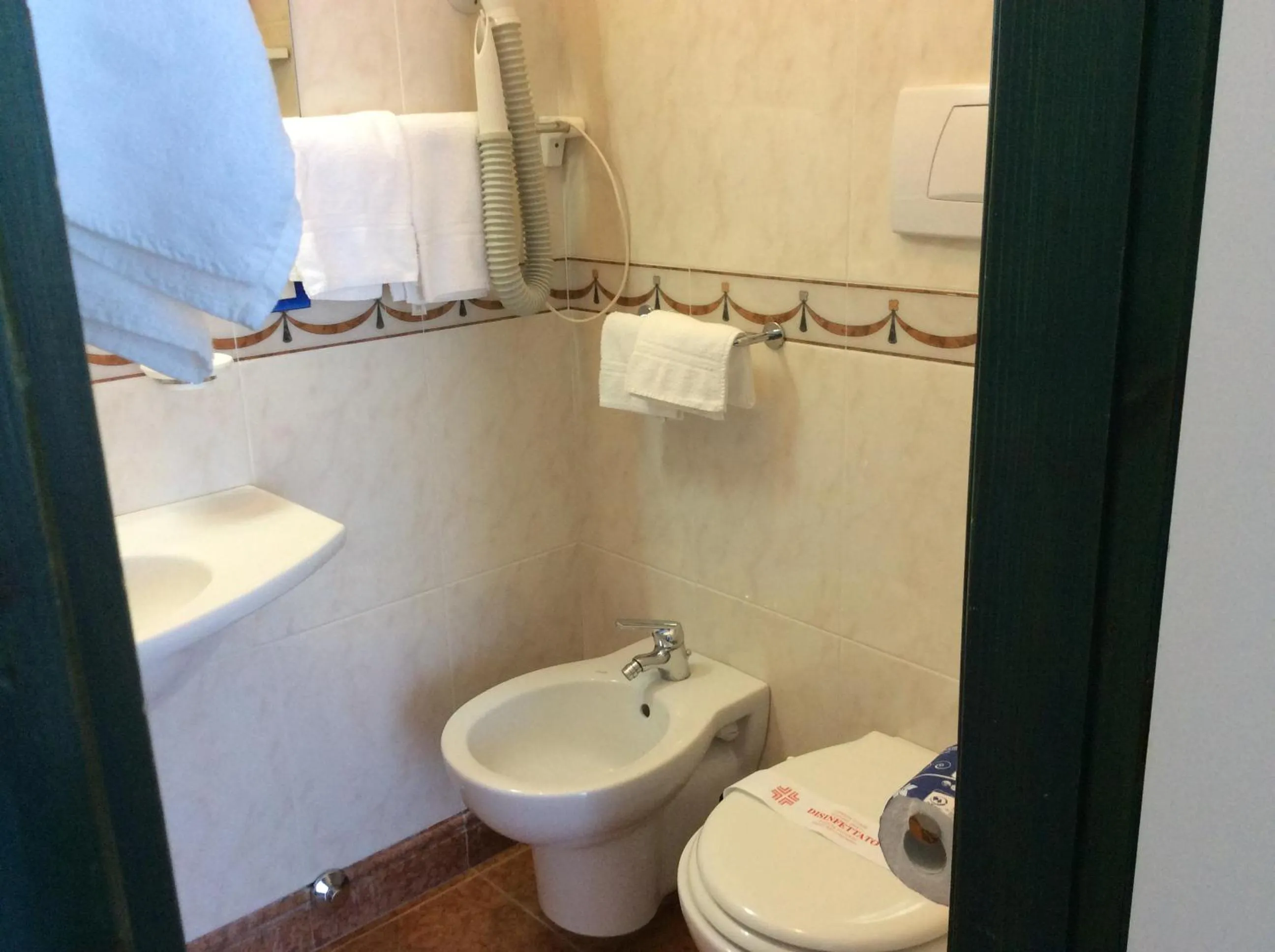 Bathroom in Hotel Elisa - Spiaggia Privata Inclusa