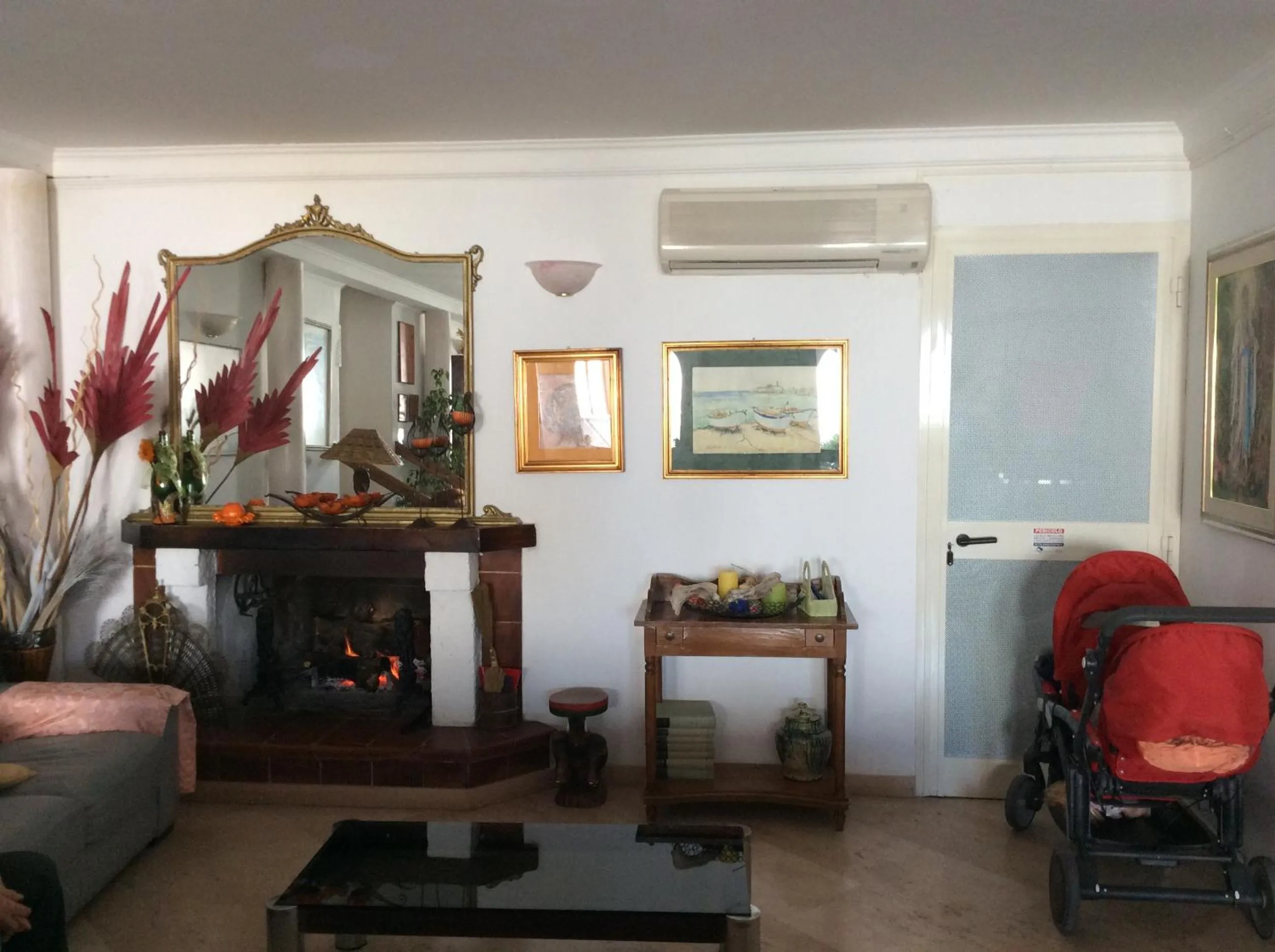 Communal lounge/ TV room in Hotel Elisa - Spiaggia Privata Inclusa