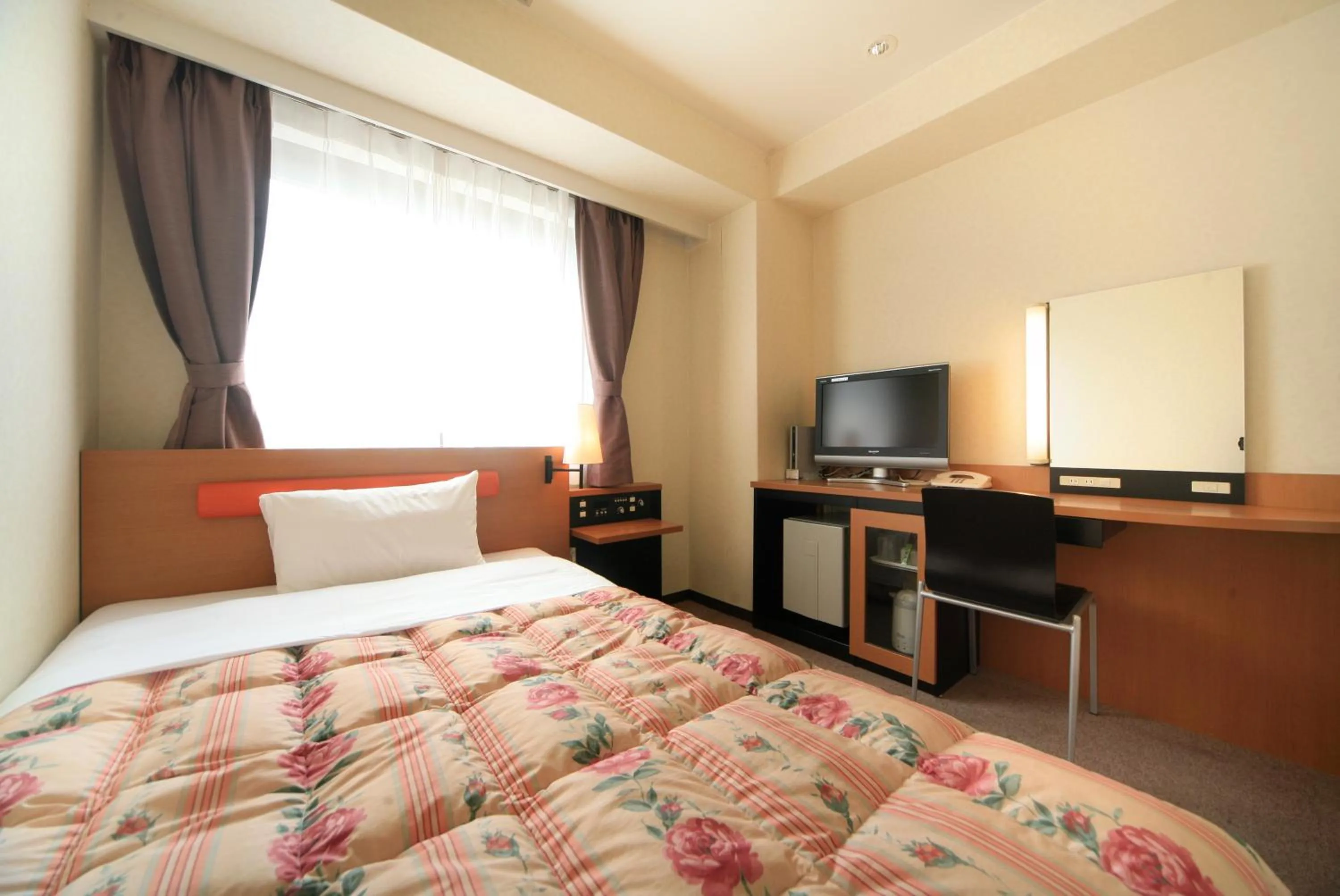 Photo of the whole room, TV/Entertainment Center in Via Inn Hiroshima Kanayamacho