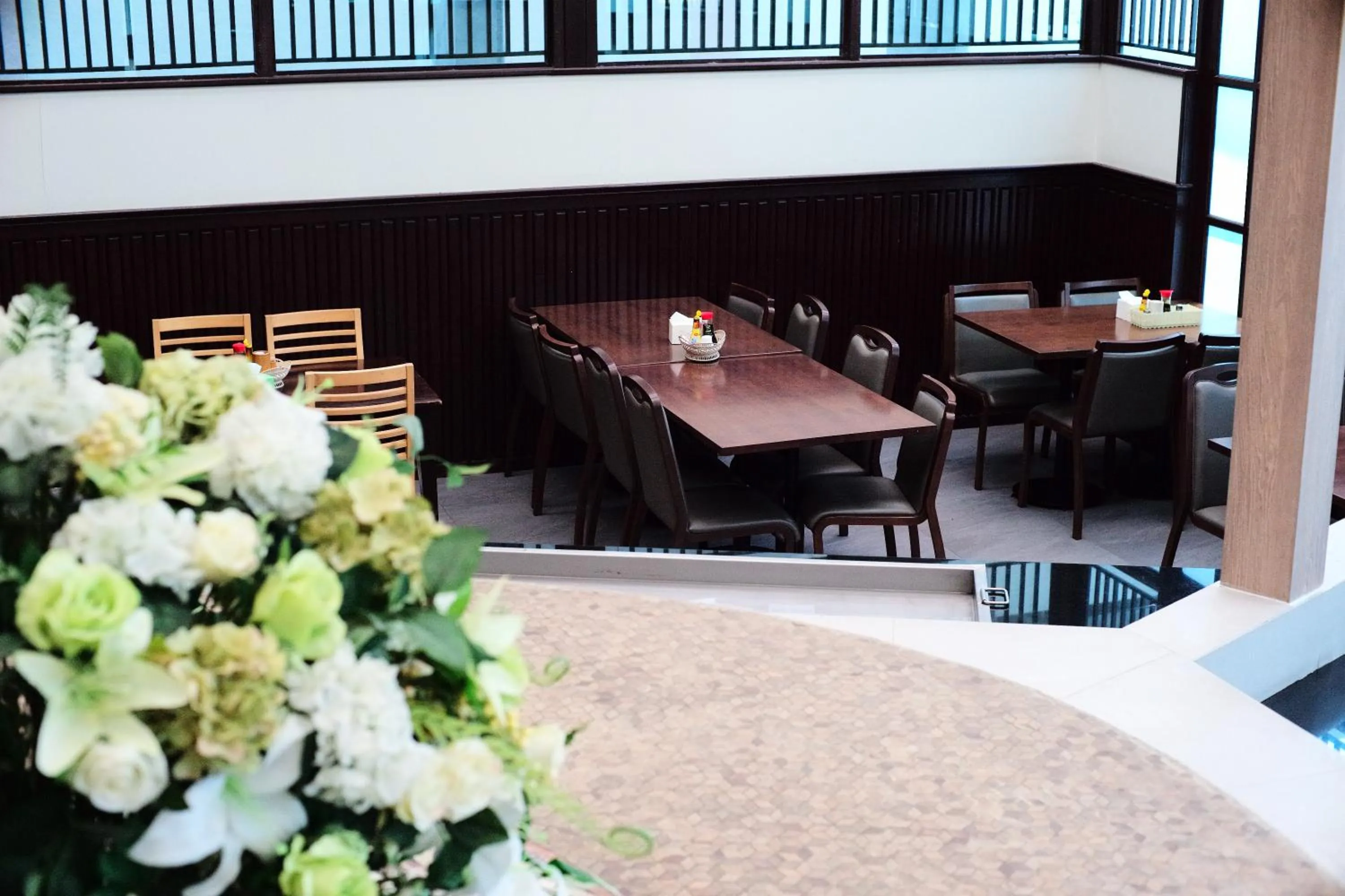 Restaurant/places to eat in J Park Hotel - SHA Extra Plus