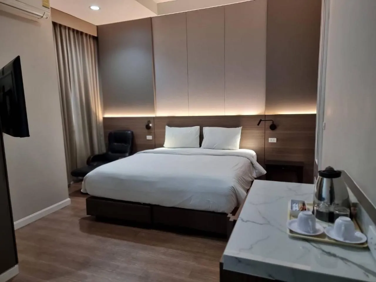 Bed in J Park Hotel - SHA Extra Plus