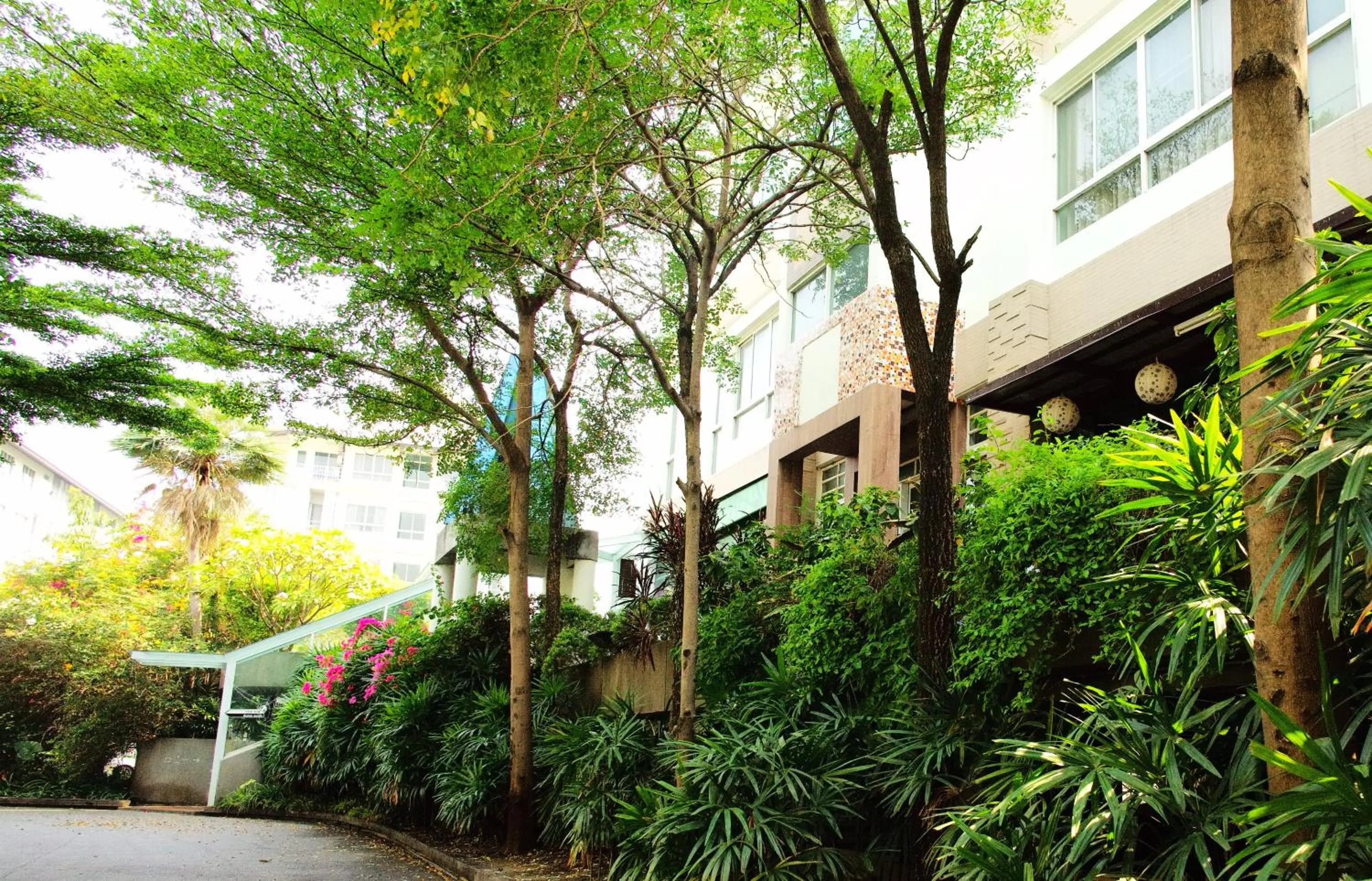 Garden in J Park Hotel - SHA Extra Plus