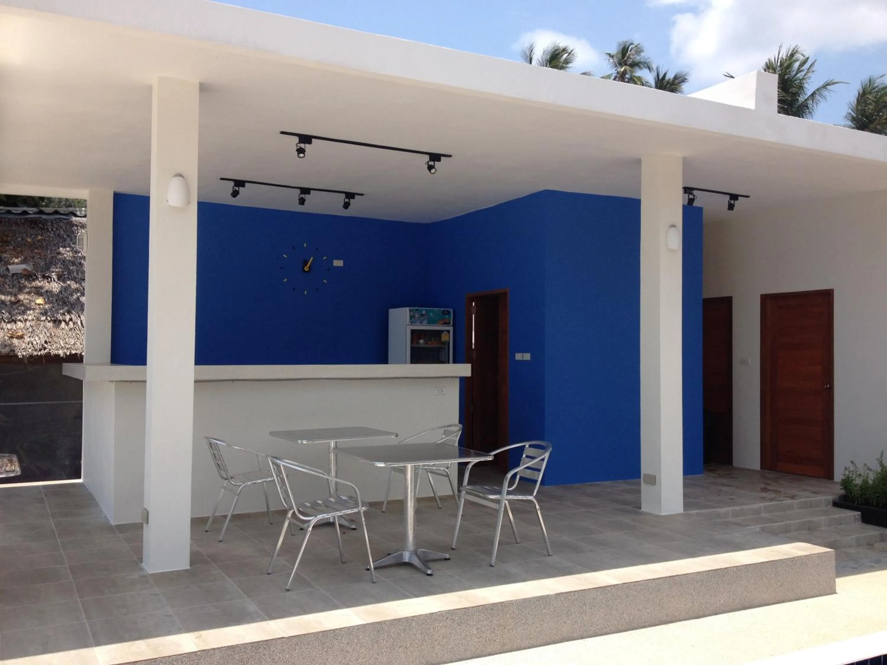 Restaurant/places to eat in Limelight Village