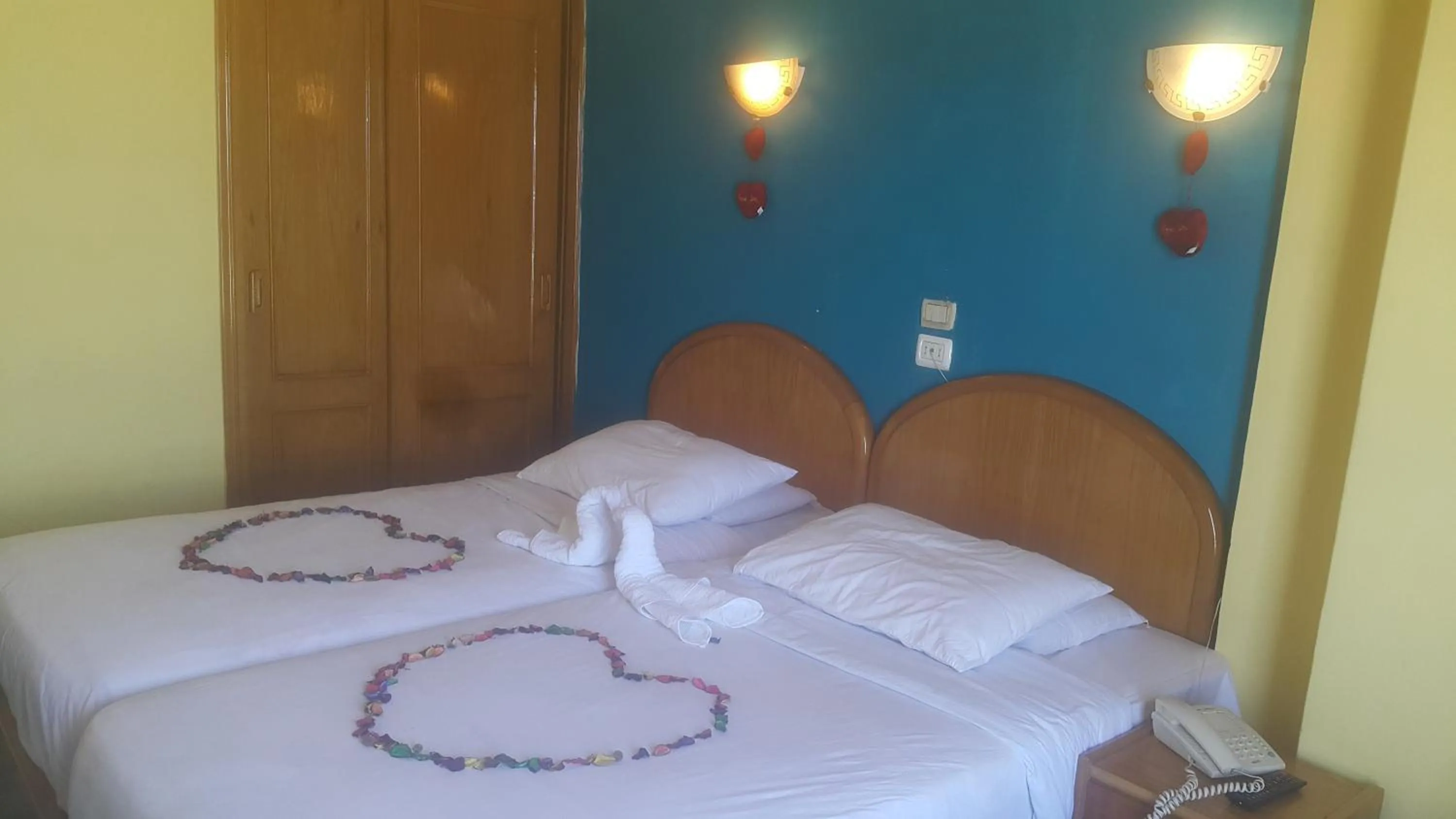 Bed in Royal Crown Hotel عائلات مصرية فقط Egyptian Families only