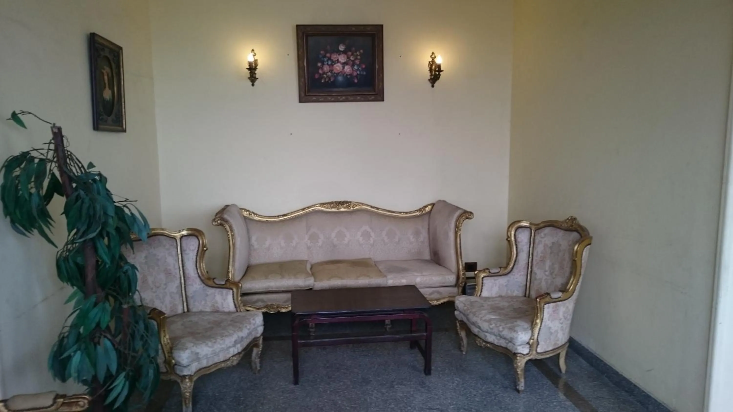 Lobby or reception in Royal Crown Hotel عائلات مصرية فقط Egyptian Families only