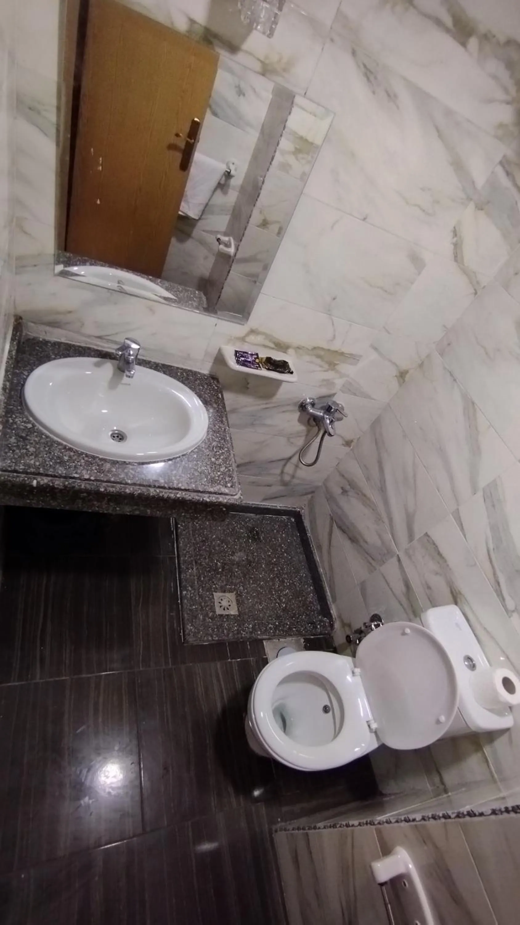 Bathroom in Royal Crown Hotel عائلات مصرية فقط Egyptian Families only