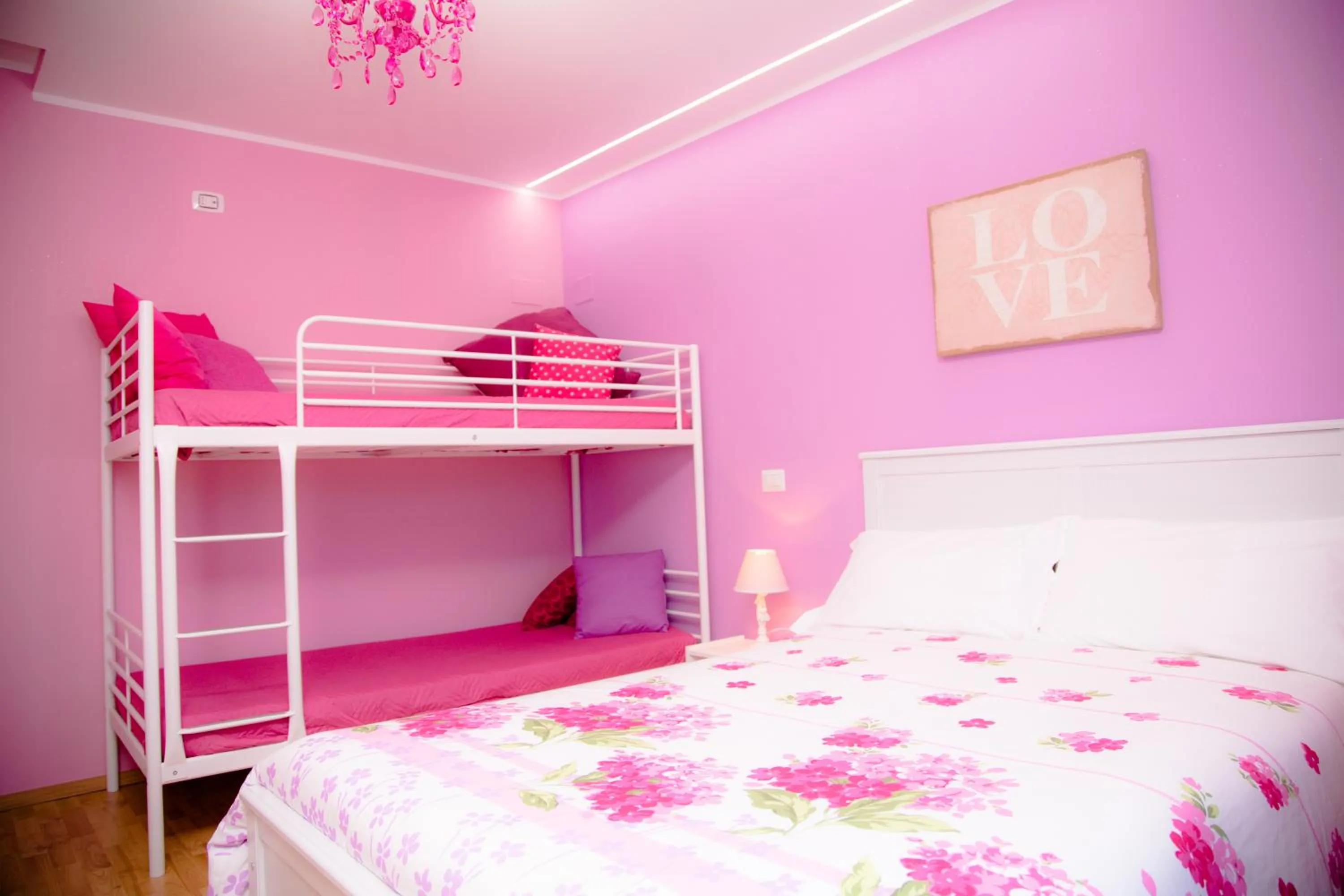 Photo of the whole room, Bed in Residenza Campus Roma