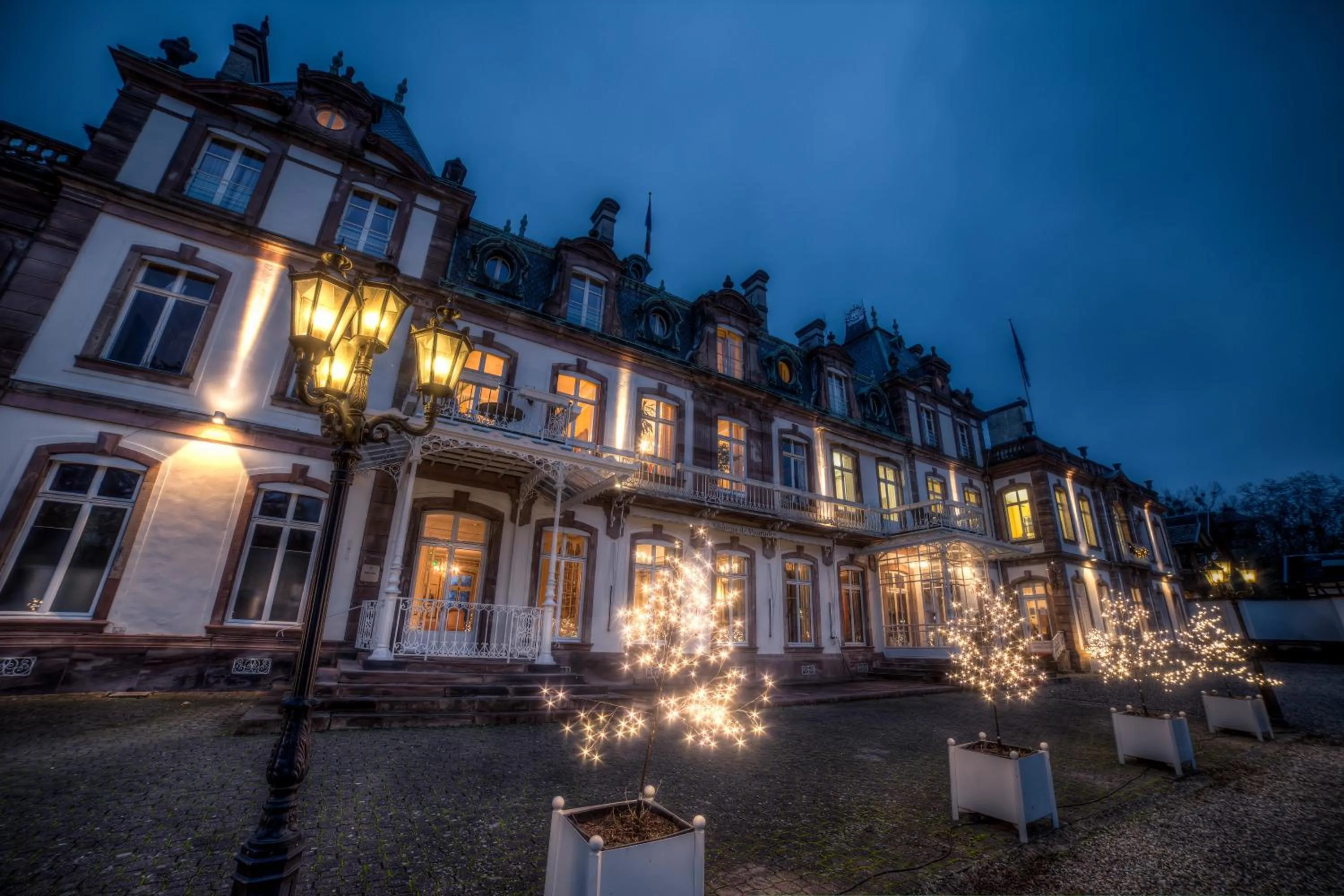 Facade/entrance in Château de Pourtalès