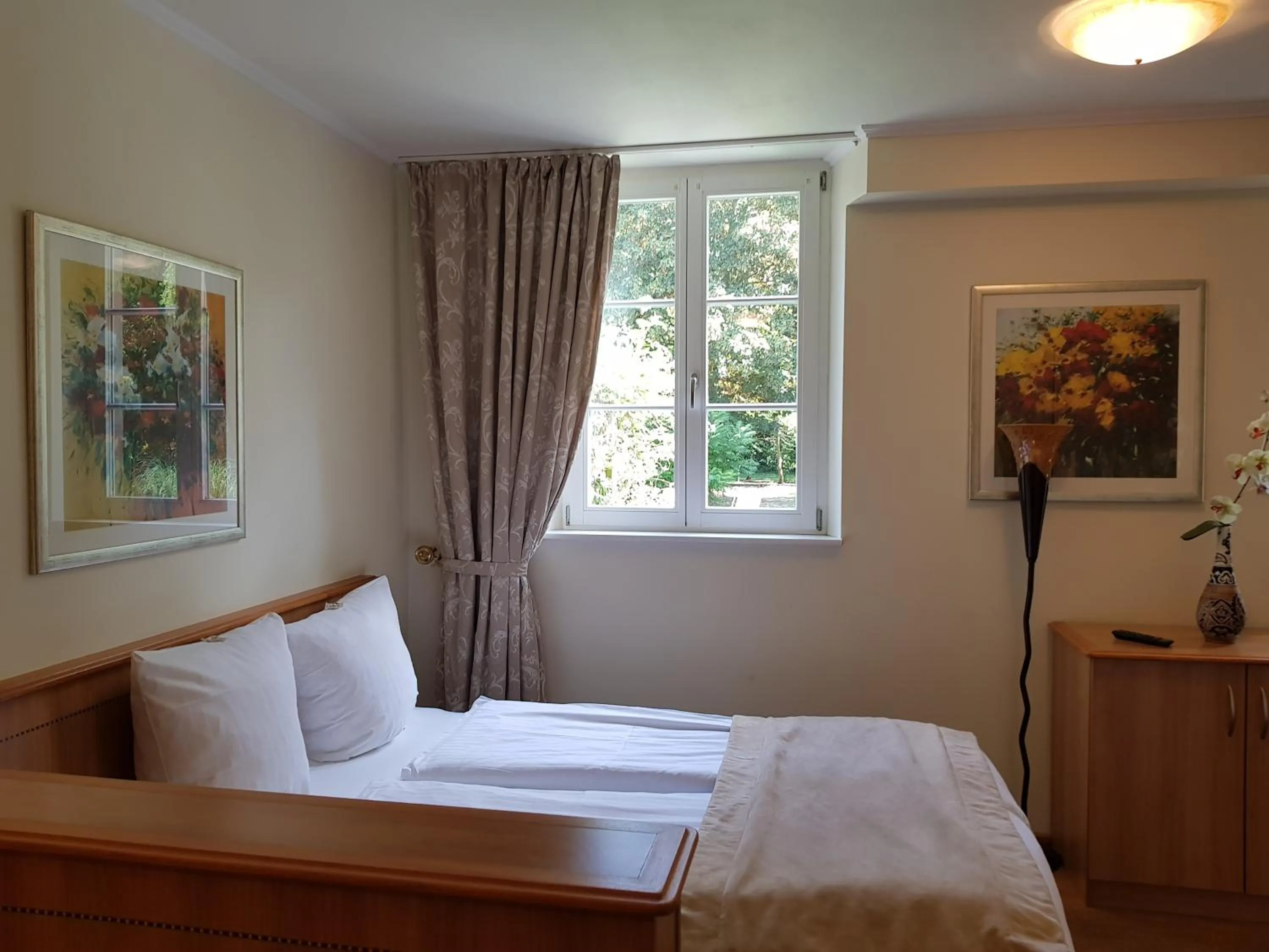 bunk bed, Bed in Château de Pourtalès