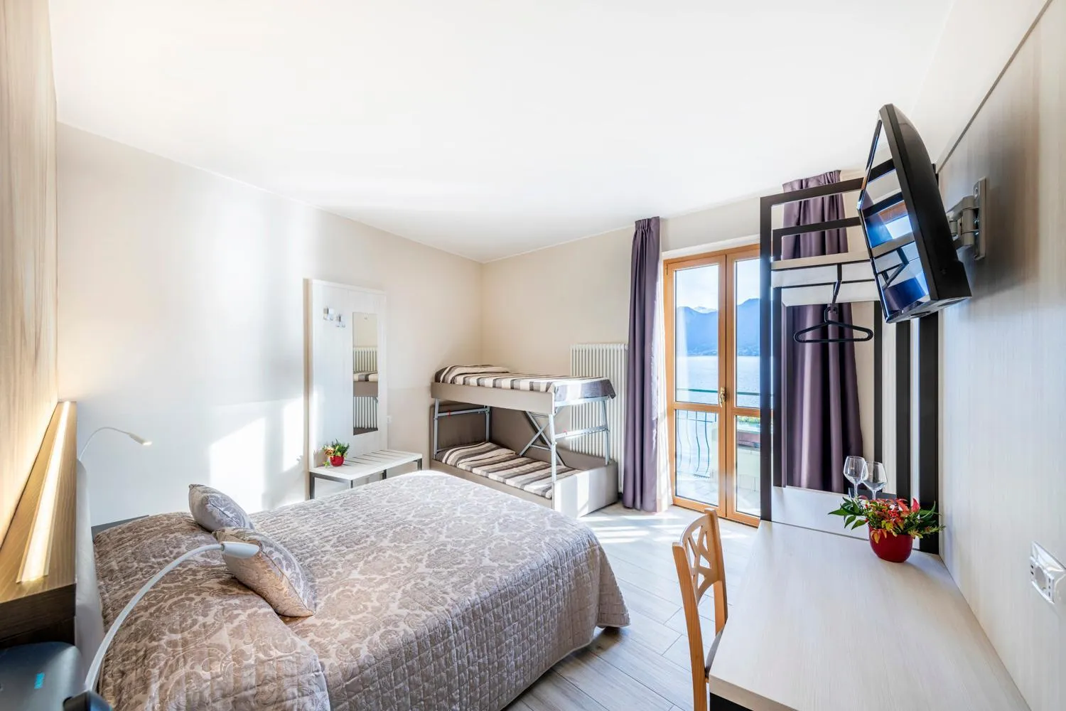 Bed in Hotel Argegno