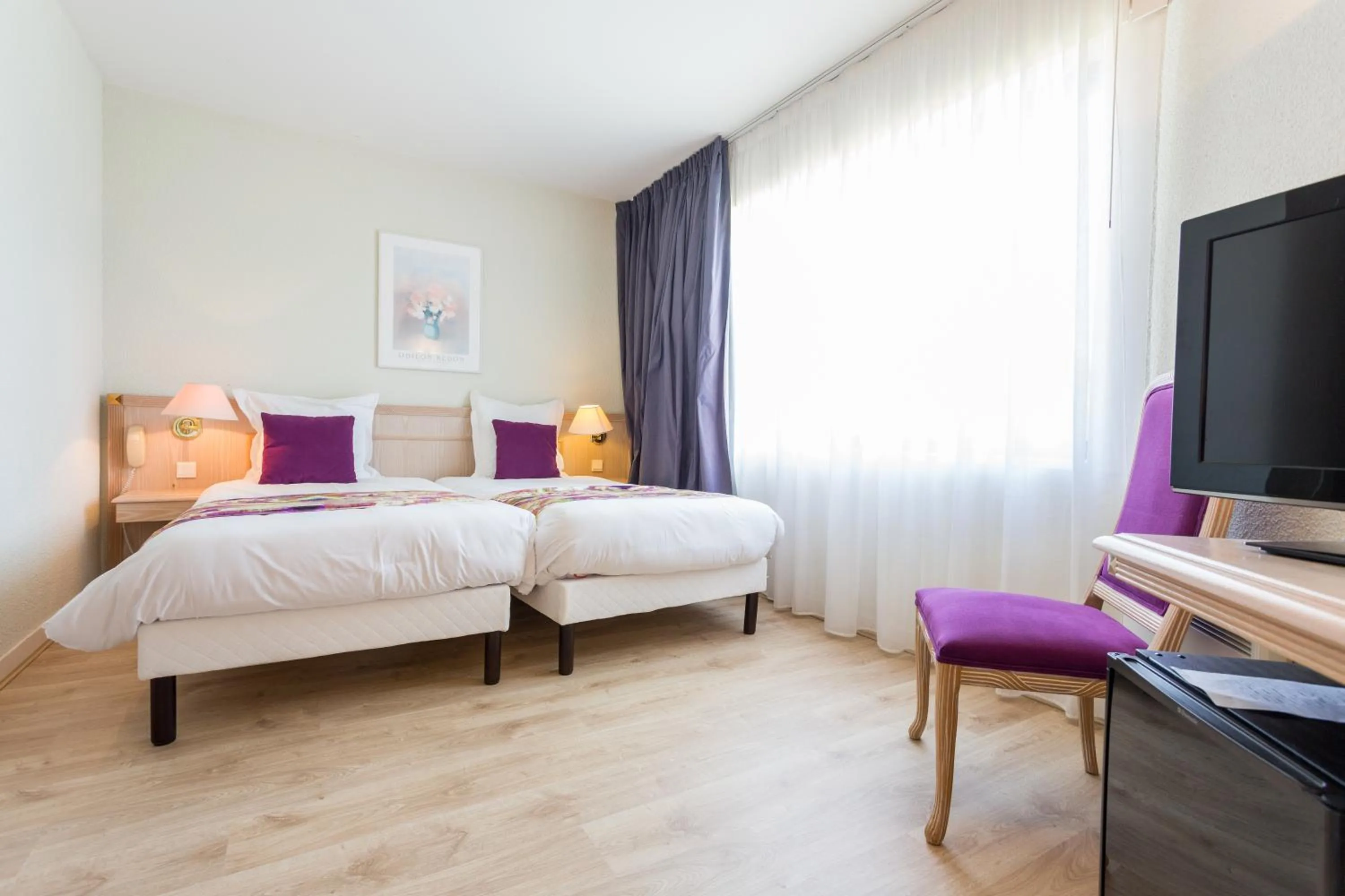 Photo of the whole room in Hôtel Restaurant du Château