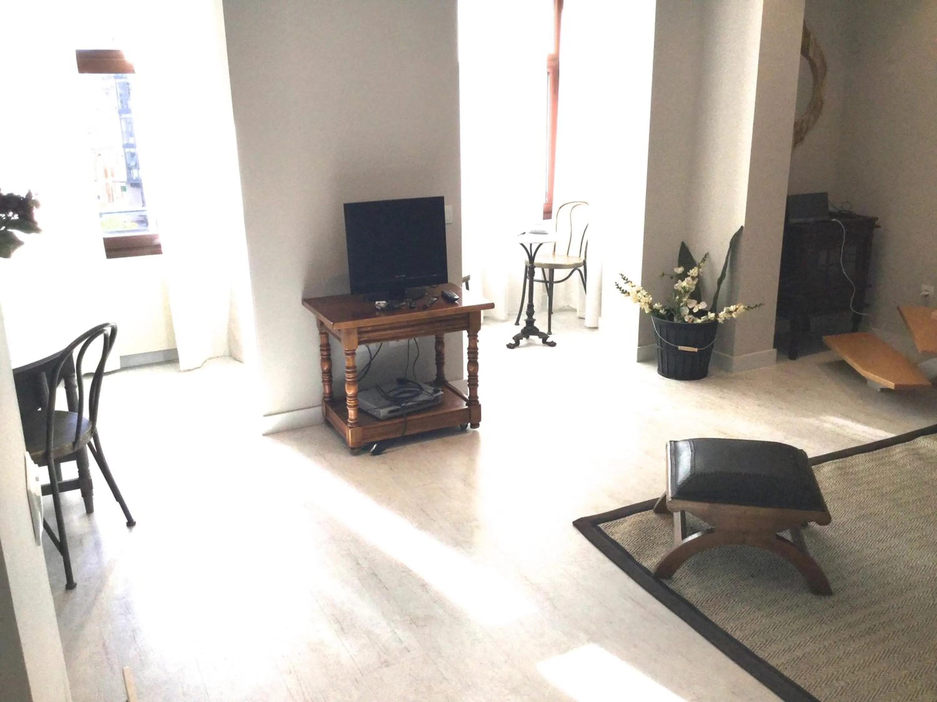 TV and multimedia in Morendal-Zaaita