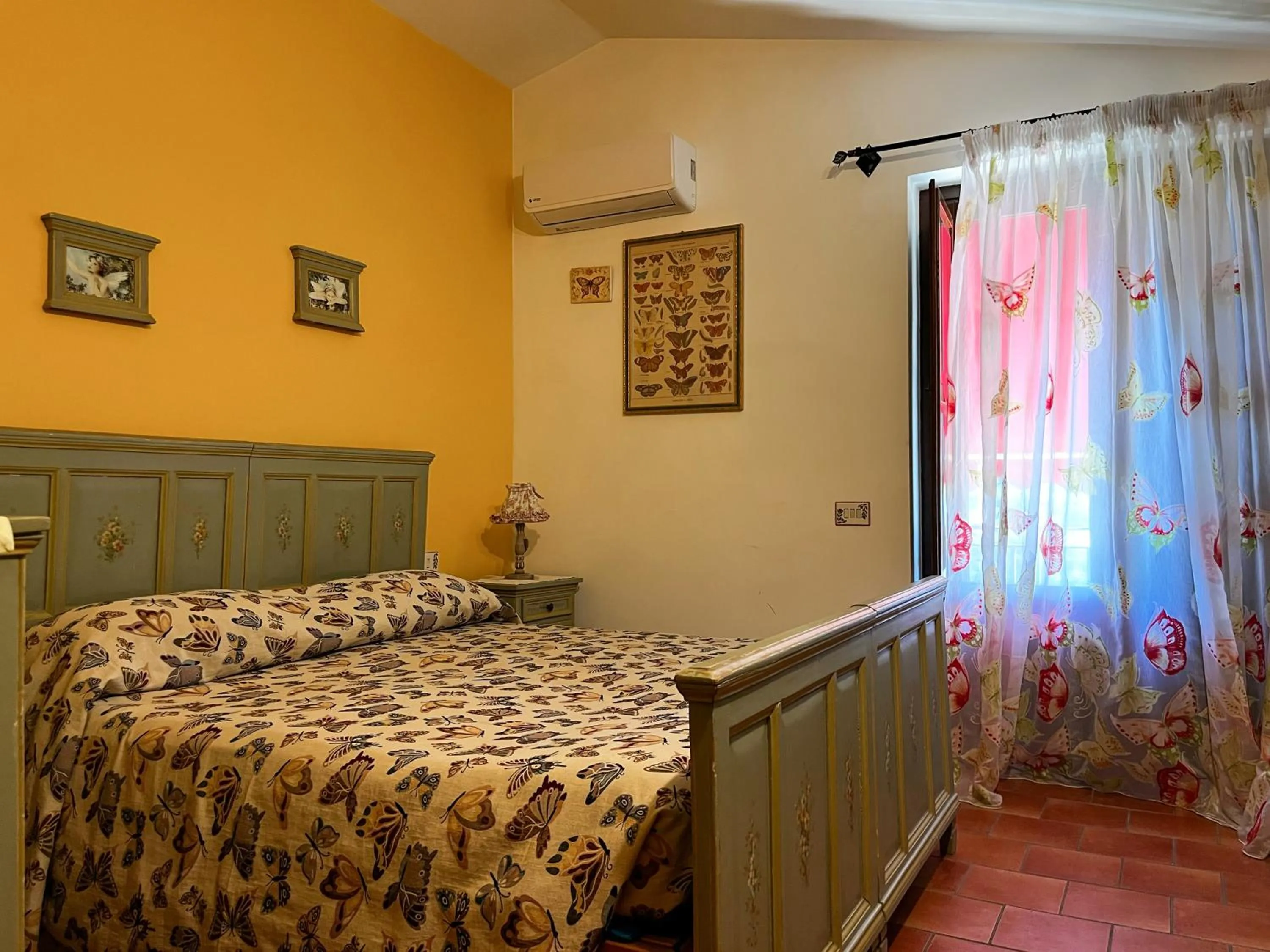 Bed in Bosco D'Olmi Country House