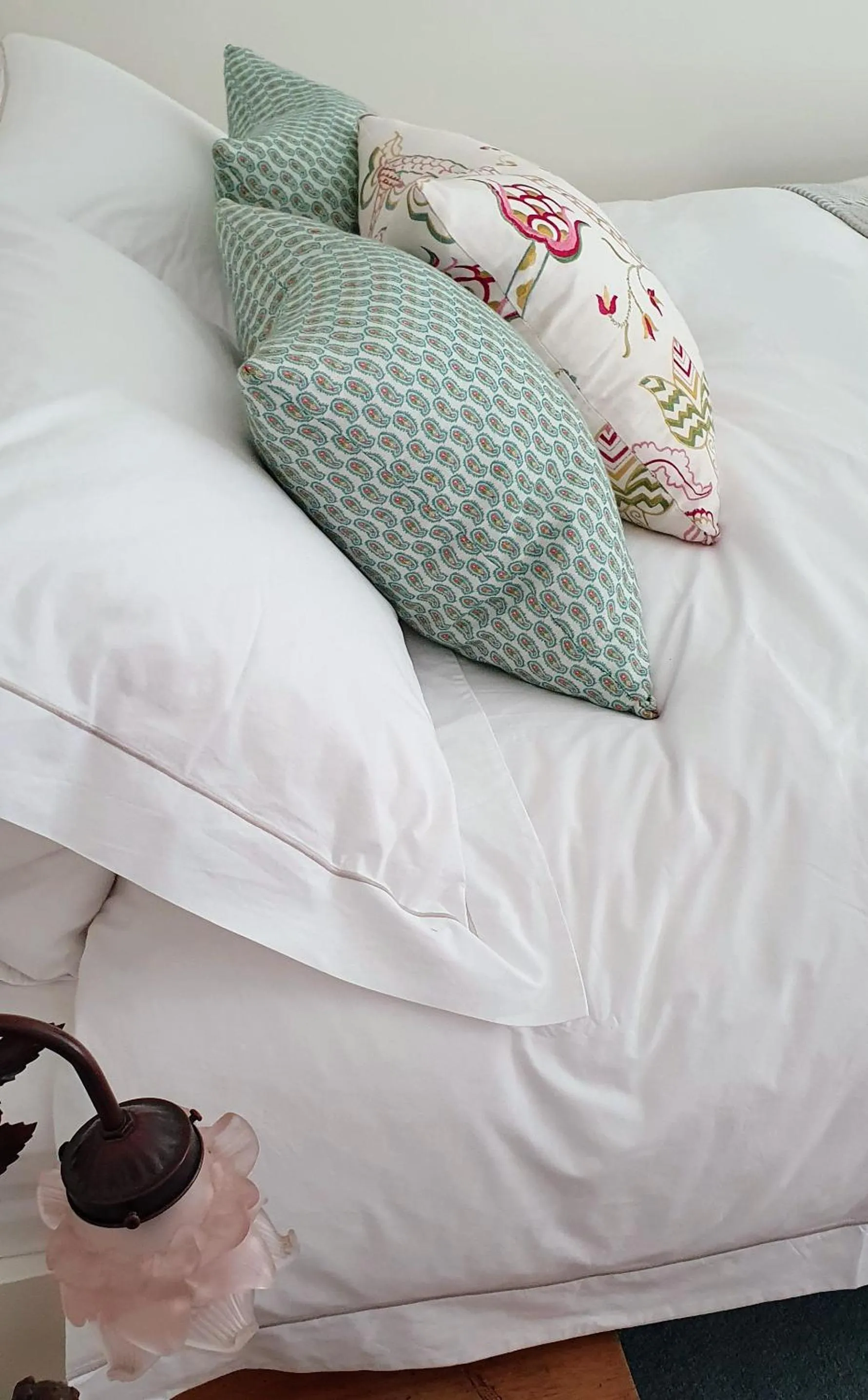 Bed in Tracebridge Cottage B&B