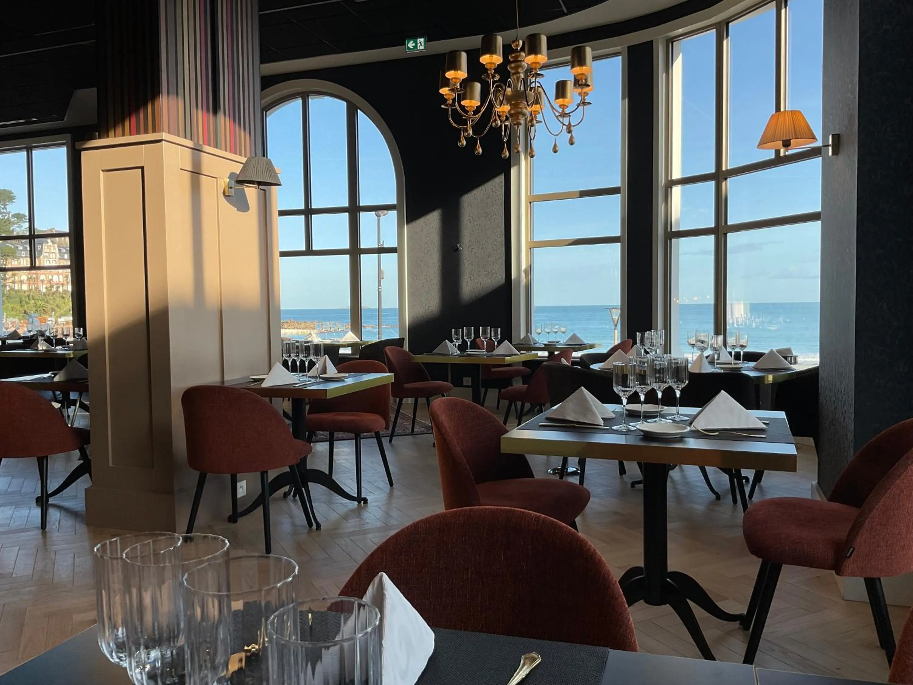 Restaurant/places to eat in Grand Hôtel Perros-Guirec