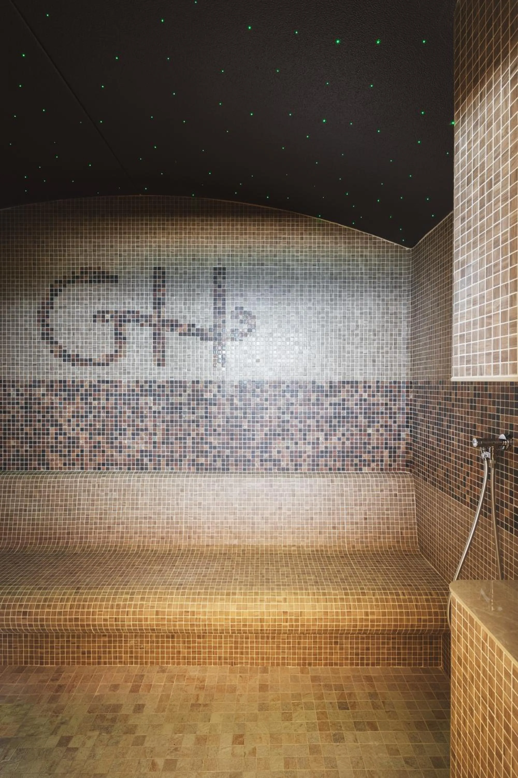 Steam room in Grand Hôtel Perros-Guirec