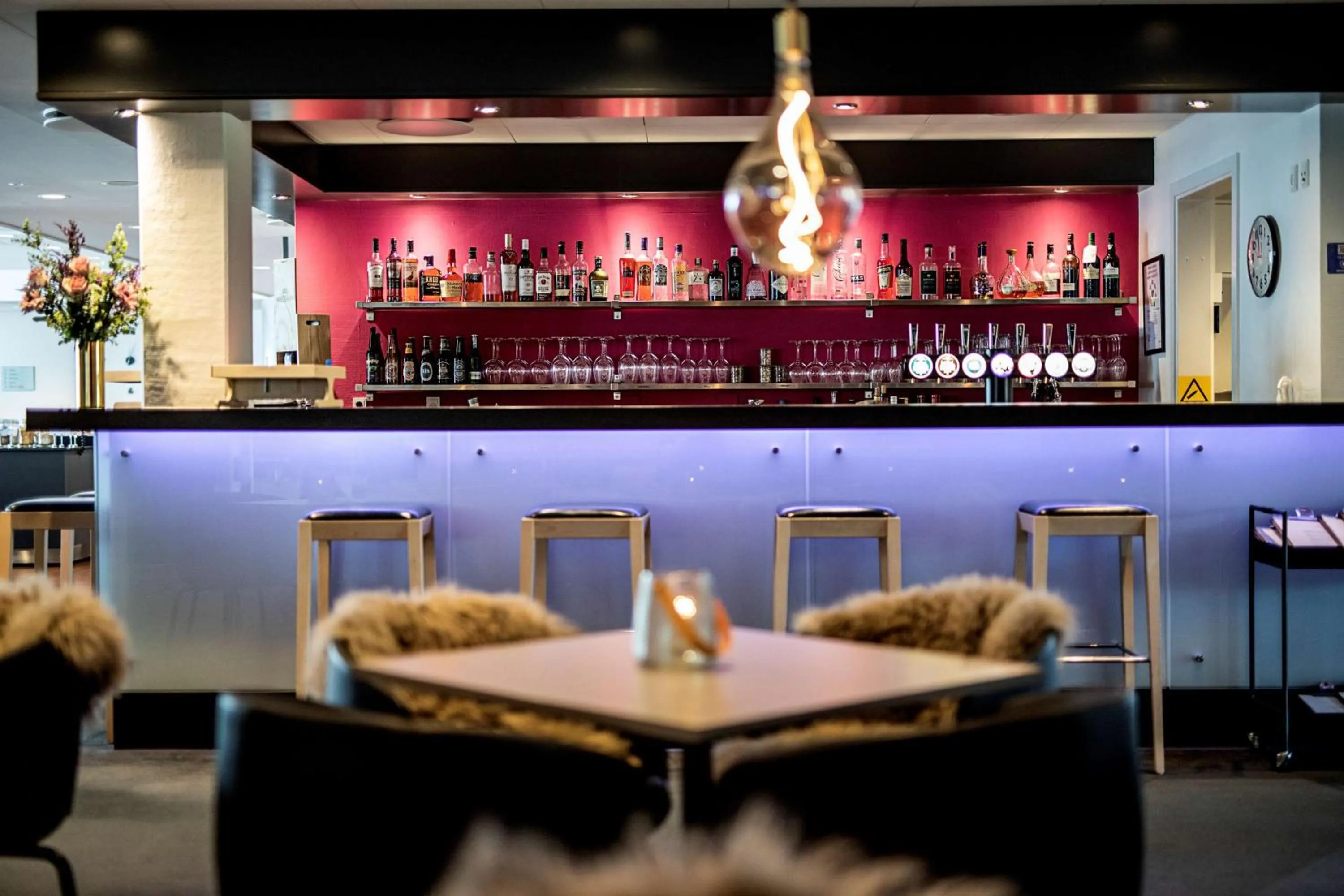 Lounge or bar in Scandic Odense