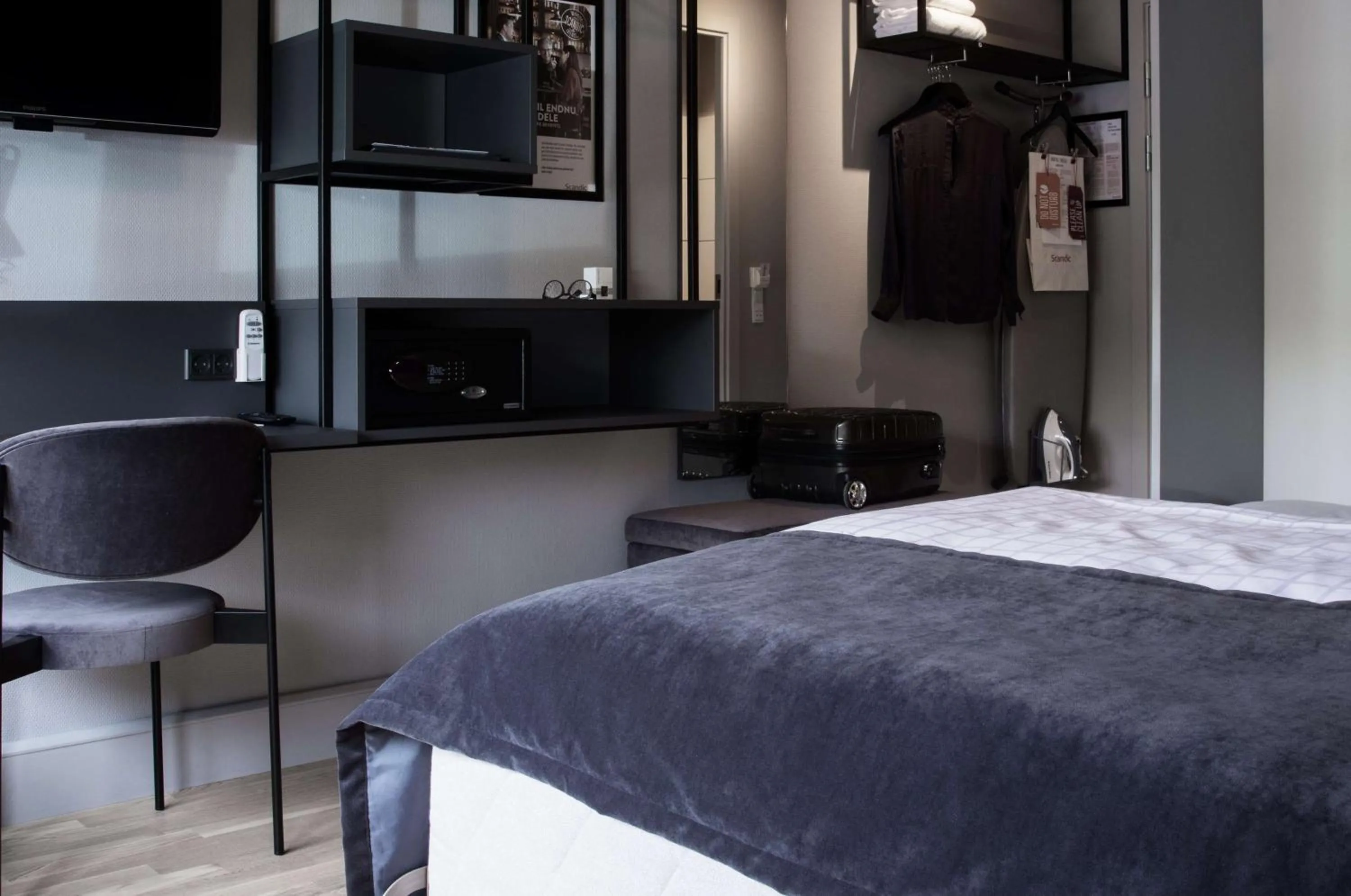 Bedroom, Bed in Scandic Odense