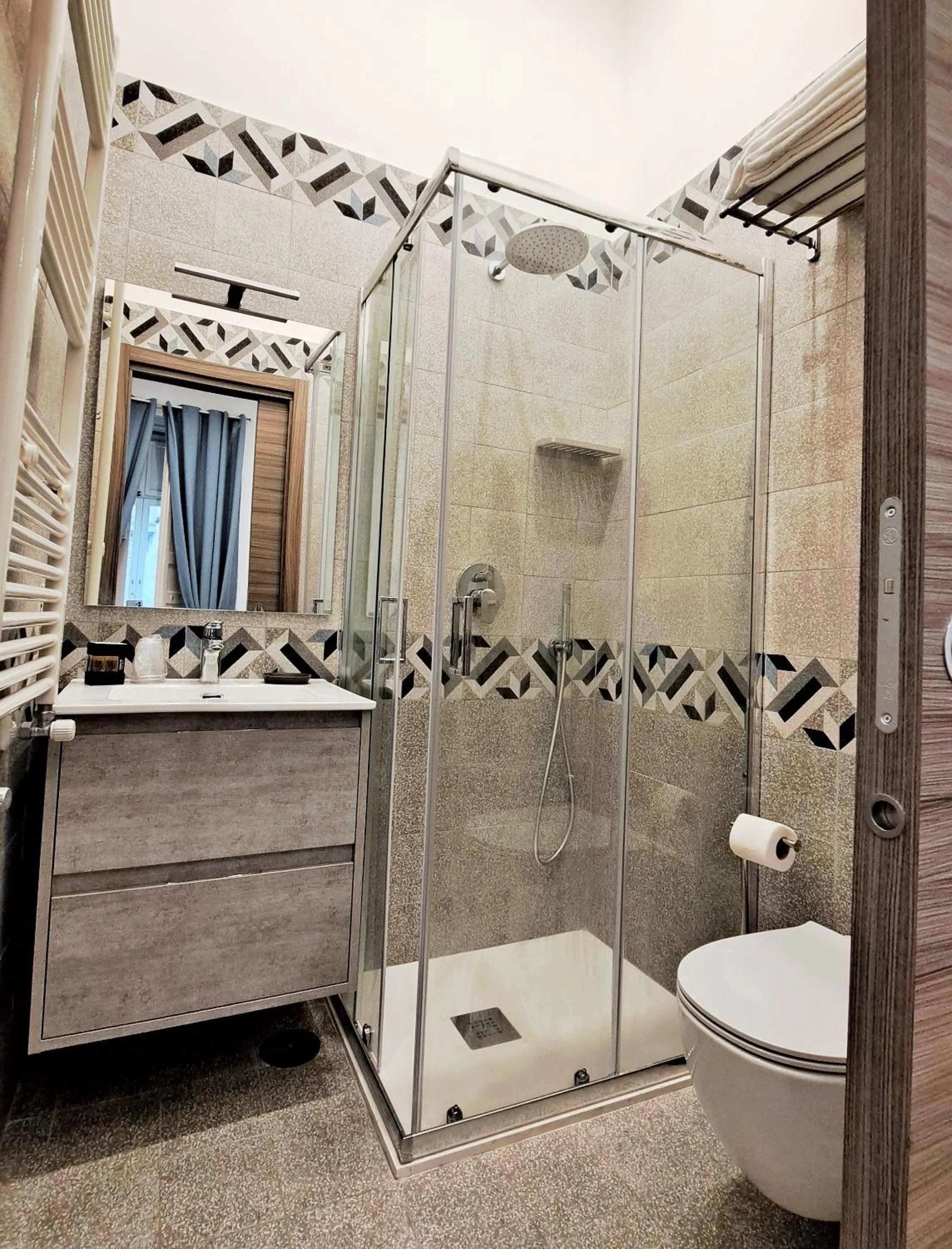 Bathroom in Hotel Meublè Santa Chiara Suite