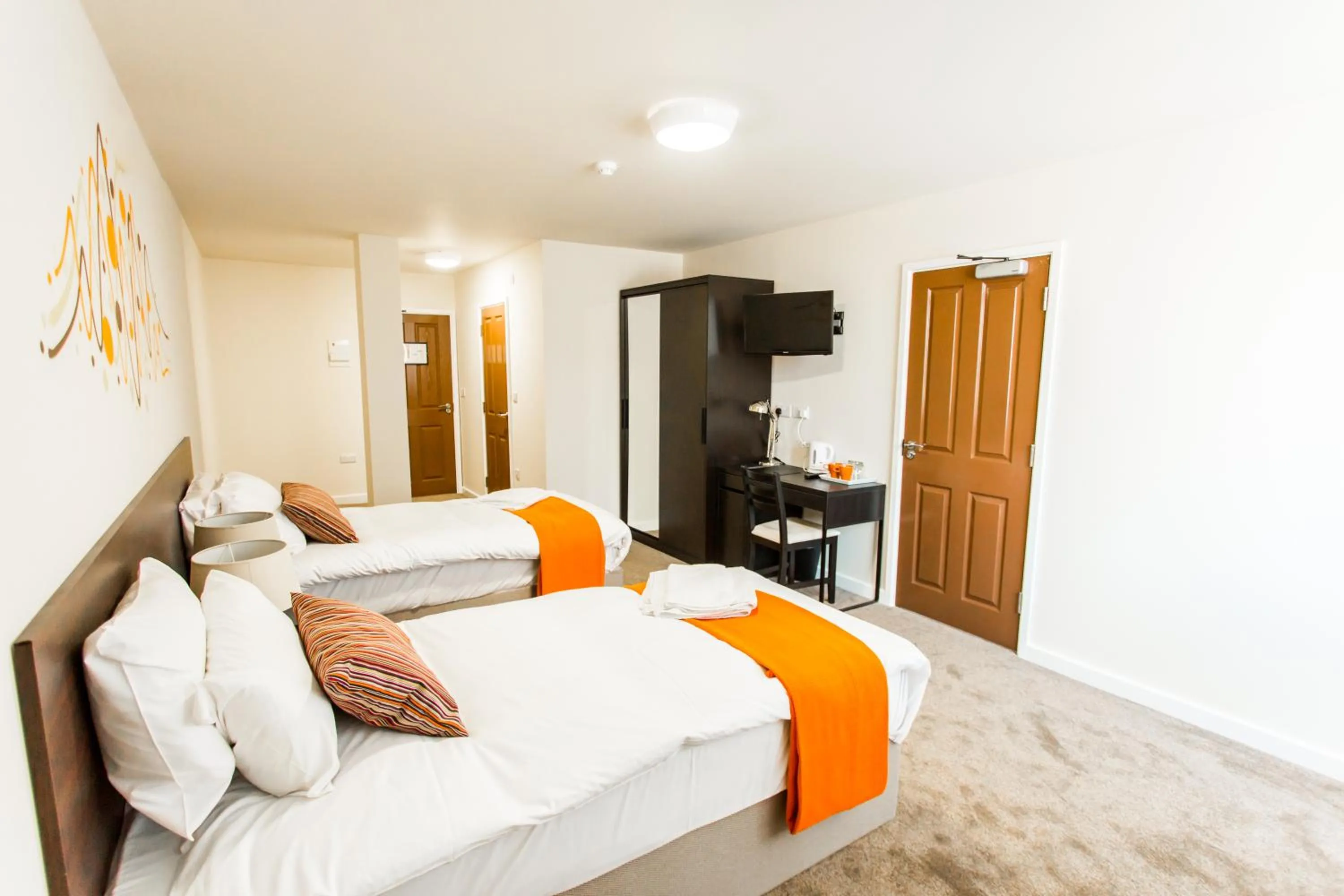 Shower, Bed in Whiteley Mill