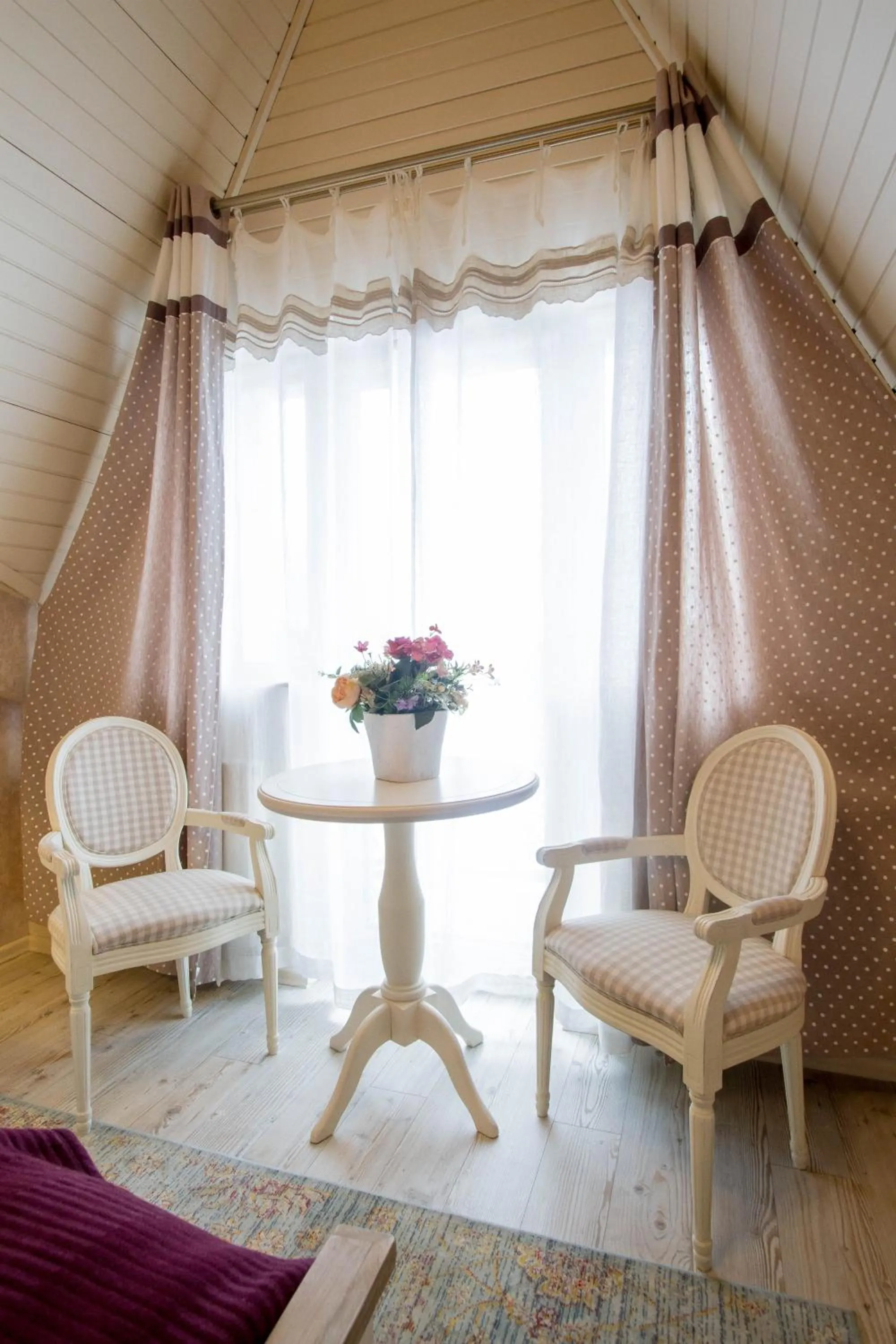 Day in Hotel Dragului