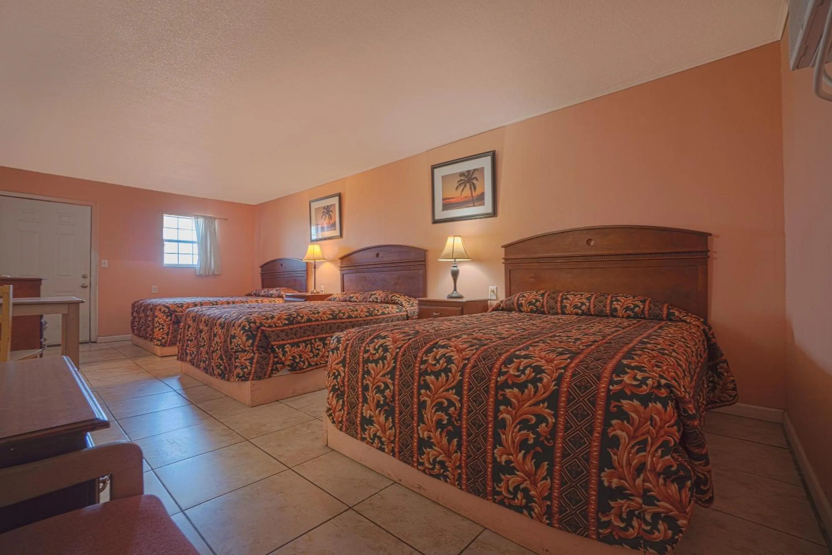 Bedroom, Bed in Monterrey Motel Padre Island, Corpus Christi BY OYO