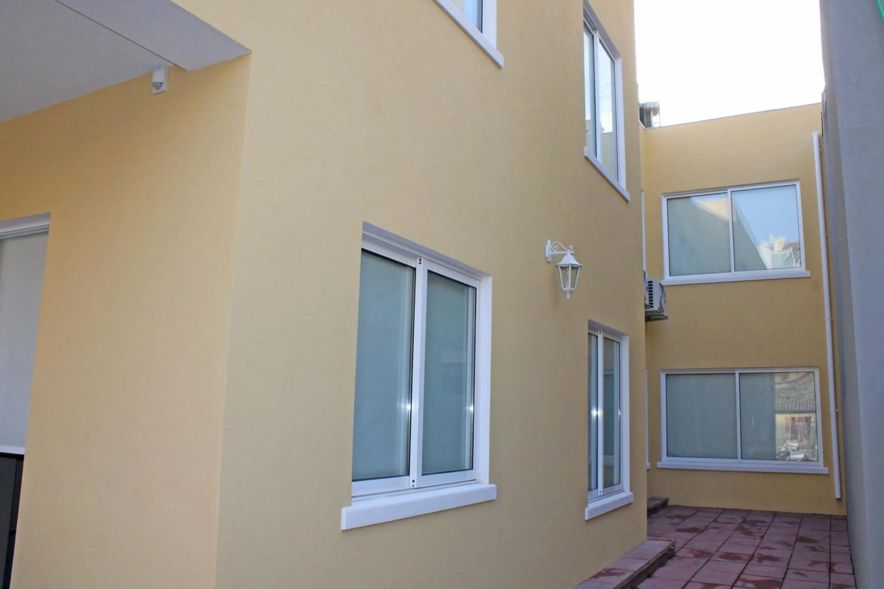 Property building in Monte Carlo Love Porto