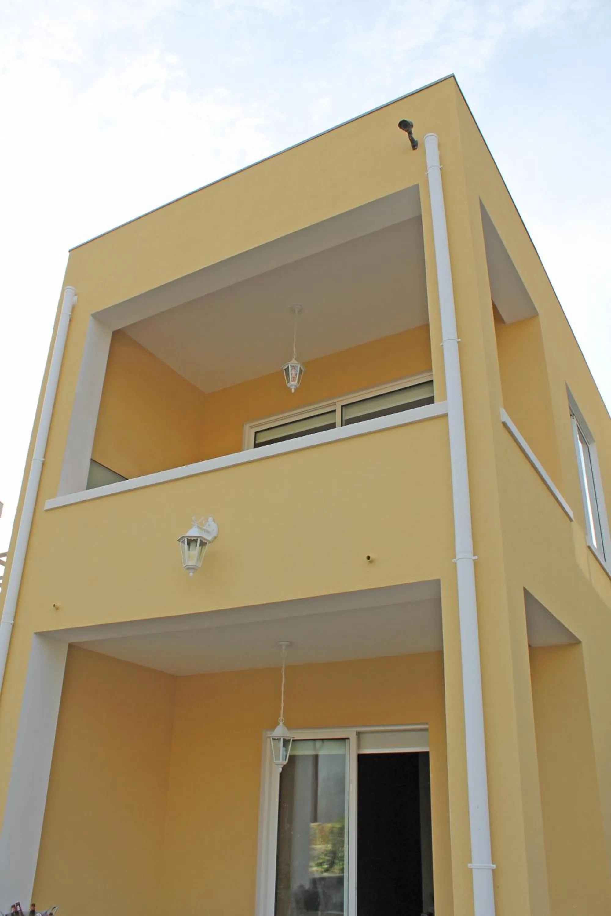 Property building in Monte Carlo Love Porto