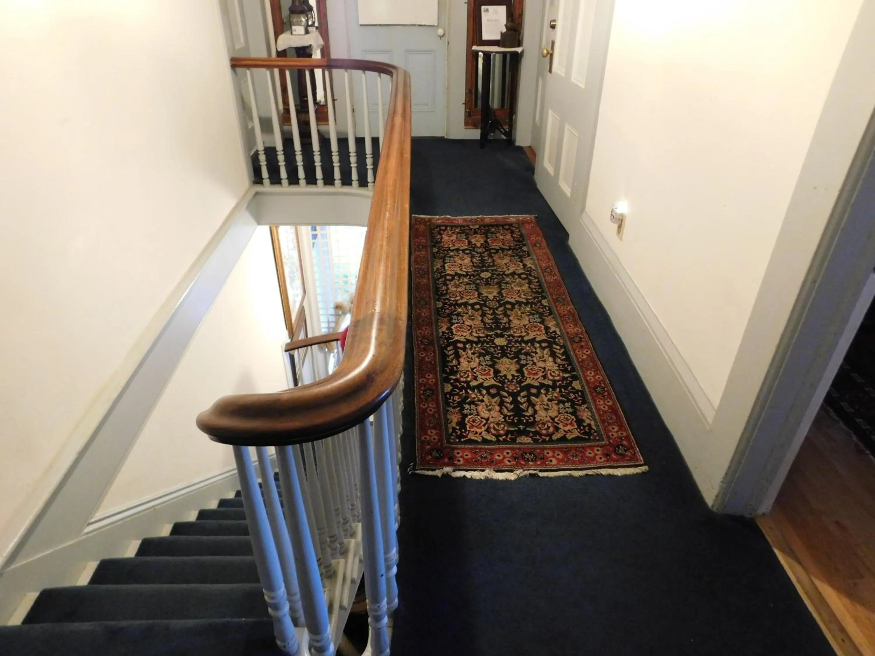 Decorative detail in Cliff Crest Inn