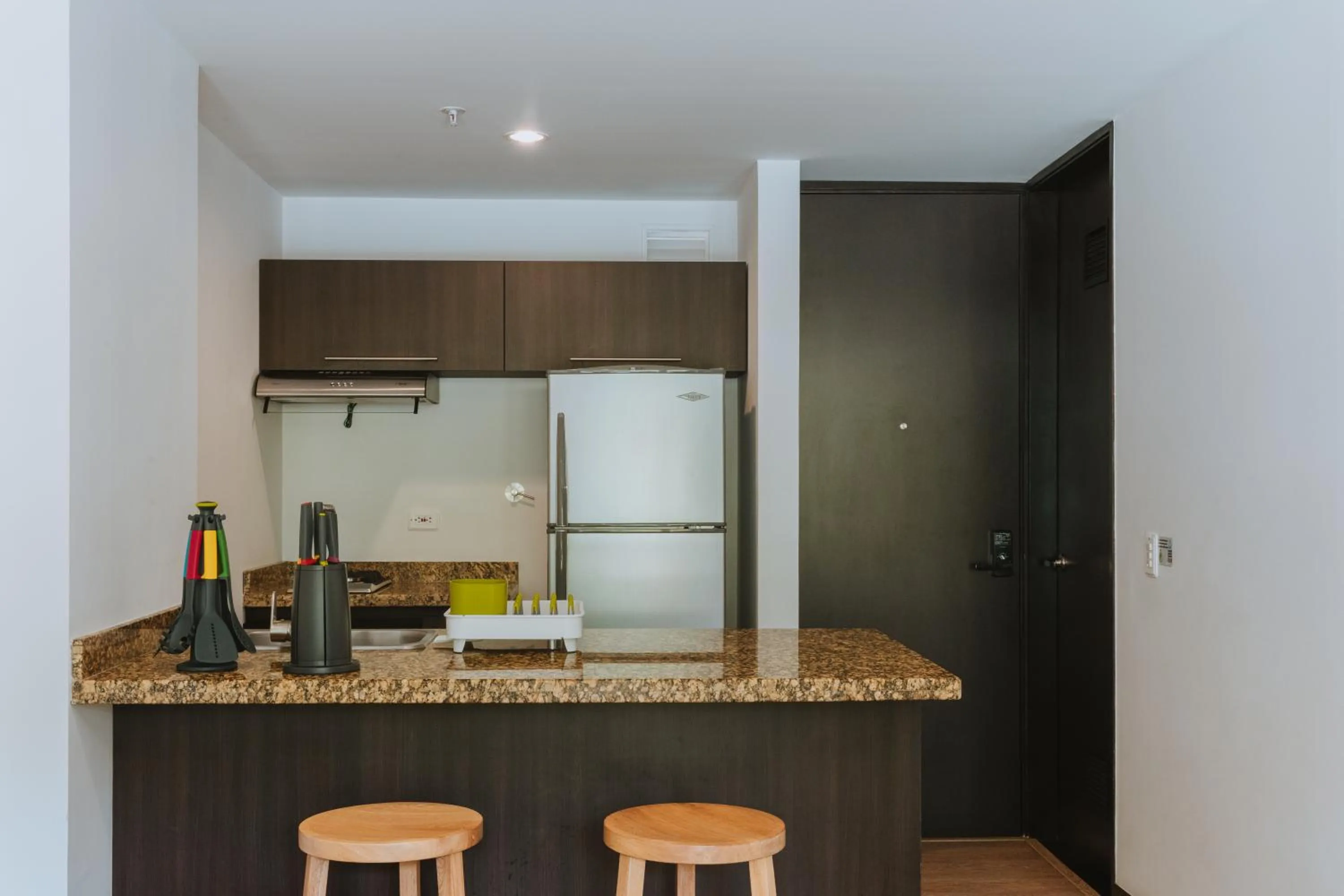 Kitchen or kitchenette in Travelers Rio Verde Living Suites