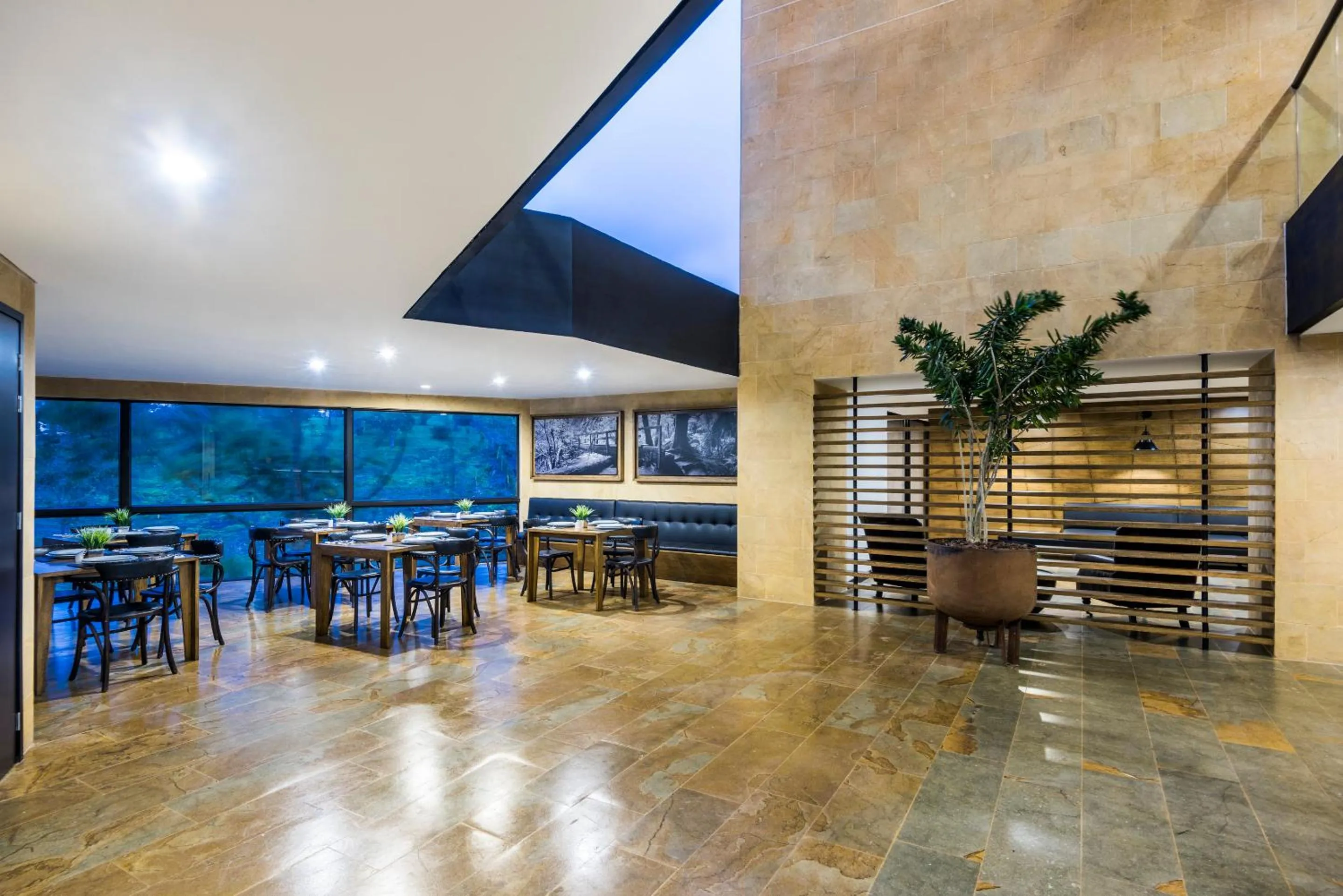 Restaurant/places to eat in Travelers Rio Verde Living Suites