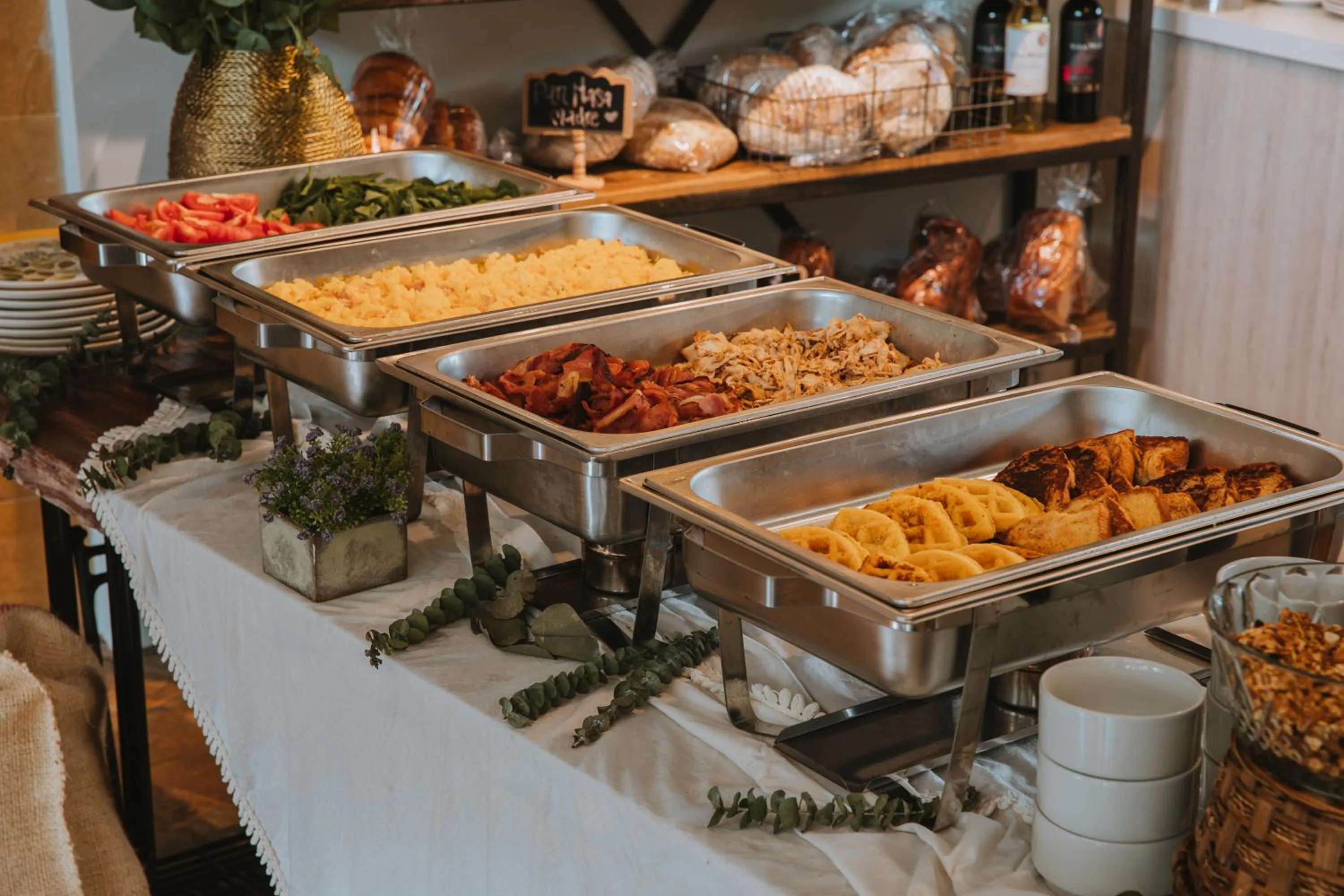 Restaurant/places to eat in Travelers Rio Verde Living Suites