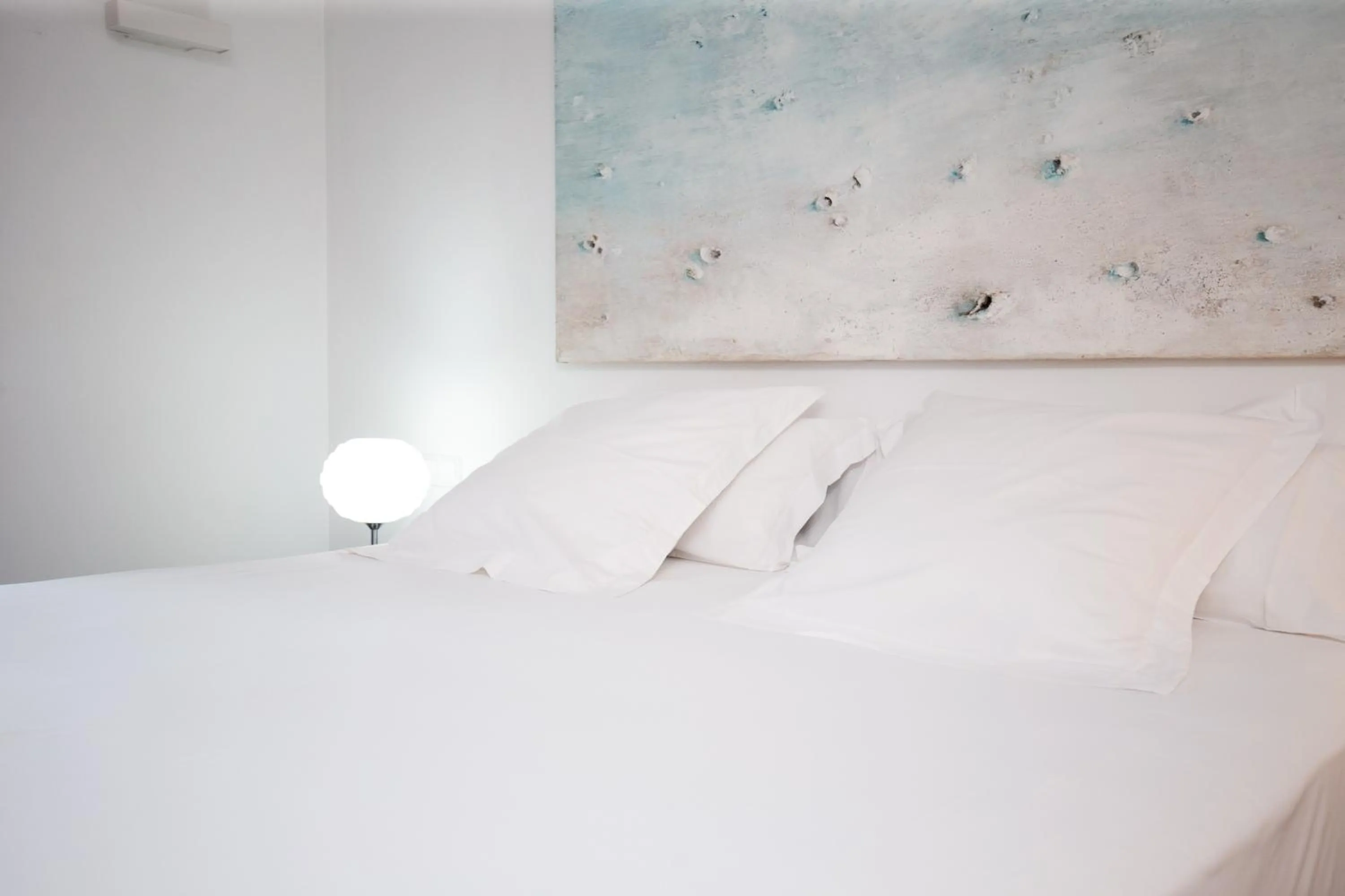 Decorative detail, Bed in Hotel Nou Romà