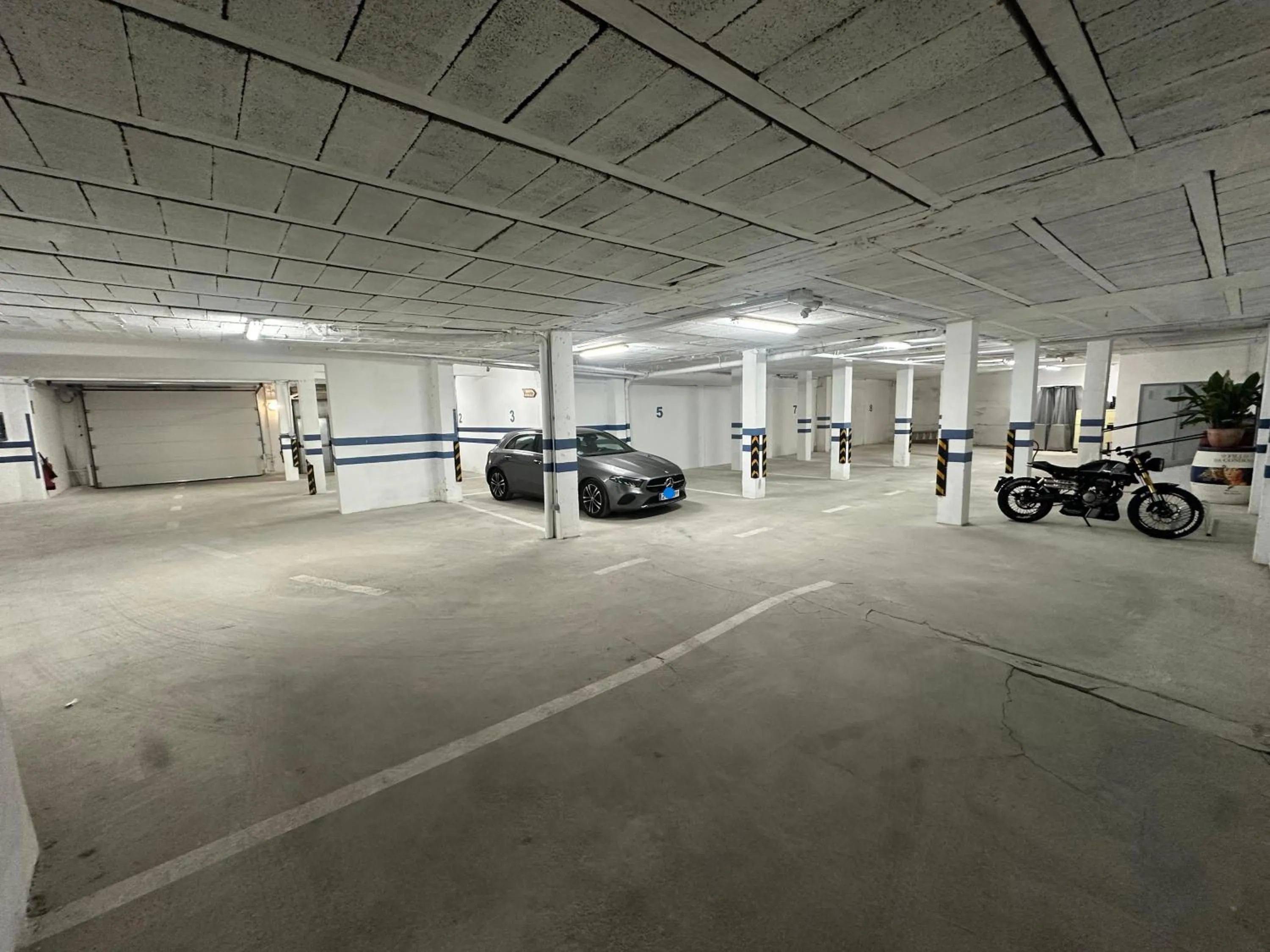 Parking in Hotel Nou Romà