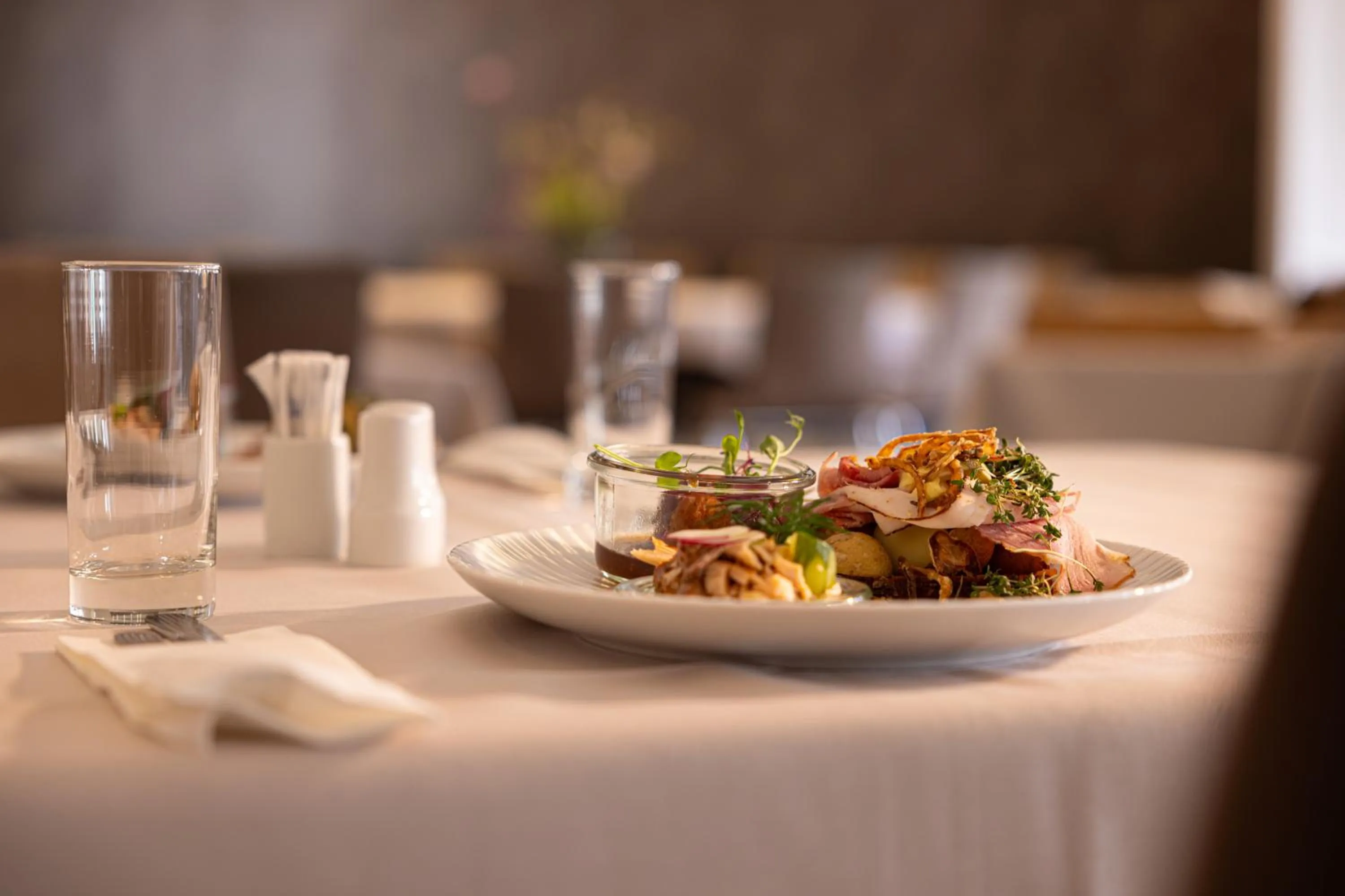 Restaurant/places to eat in Frederik VI's Hotel