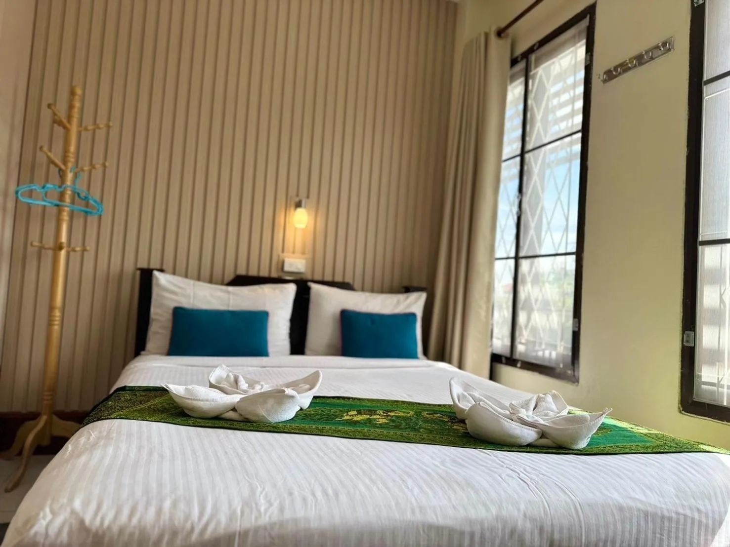 Bedroom, Bed in Mixay Paradise Hotel