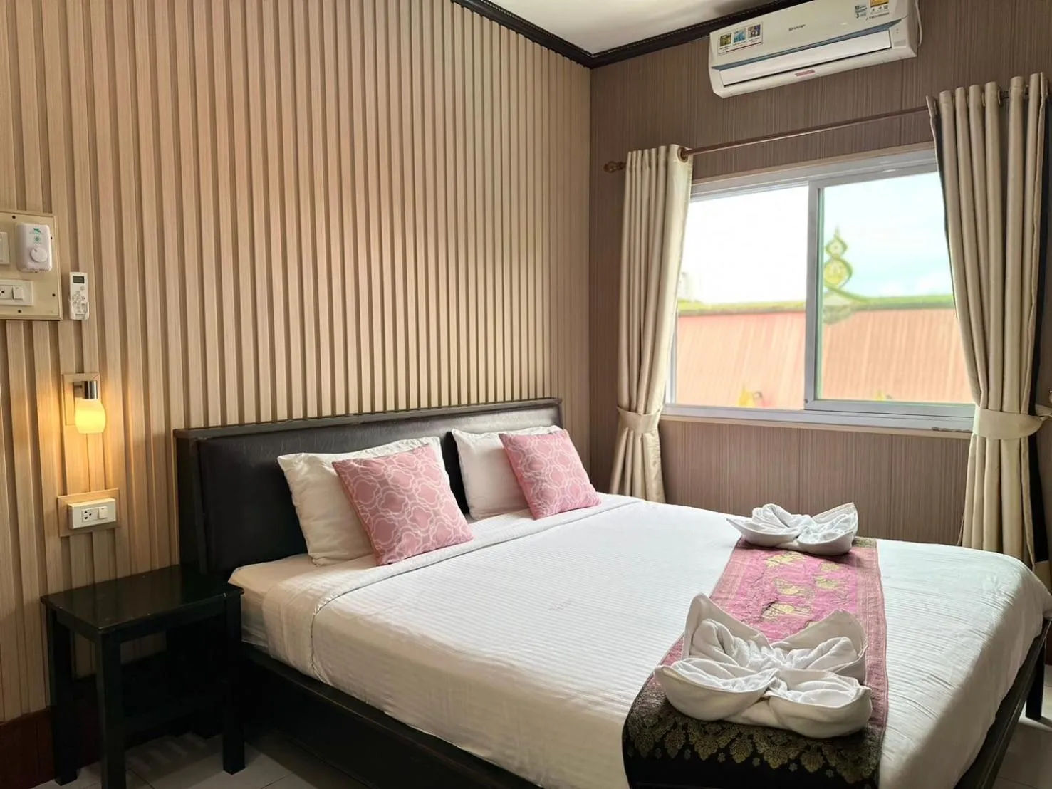 Bedroom, Bed in Mixay Paradise Hotel