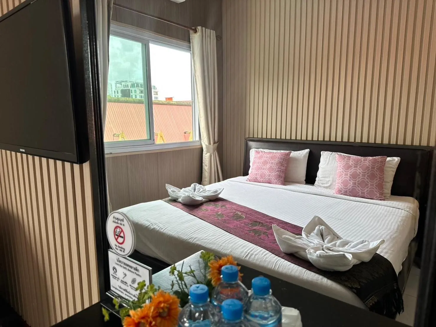 Bedroom, Bed in Mixay Paradise Hotel