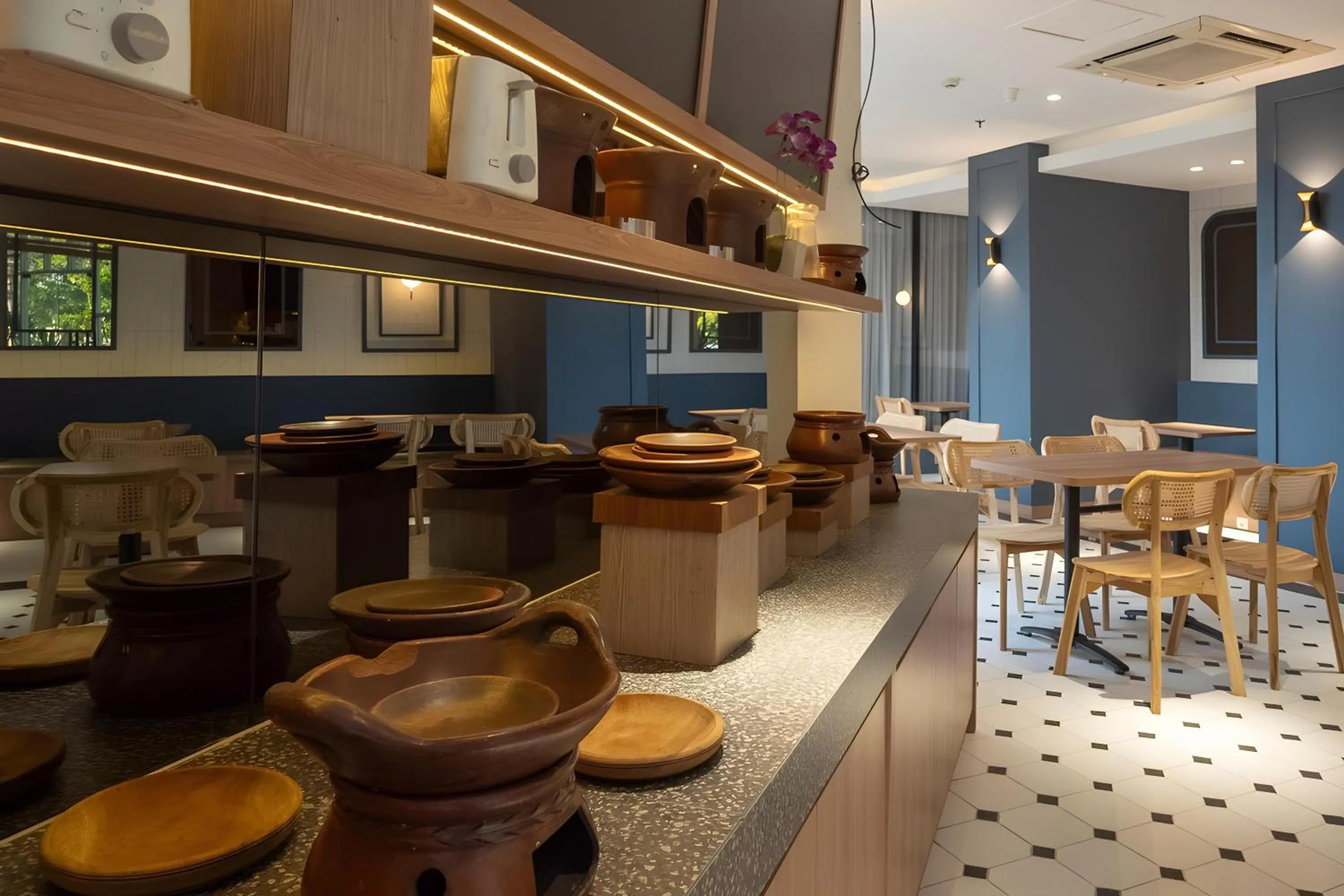 Restaurant/places to eat in Hotel 88 Kedoya Jakarta