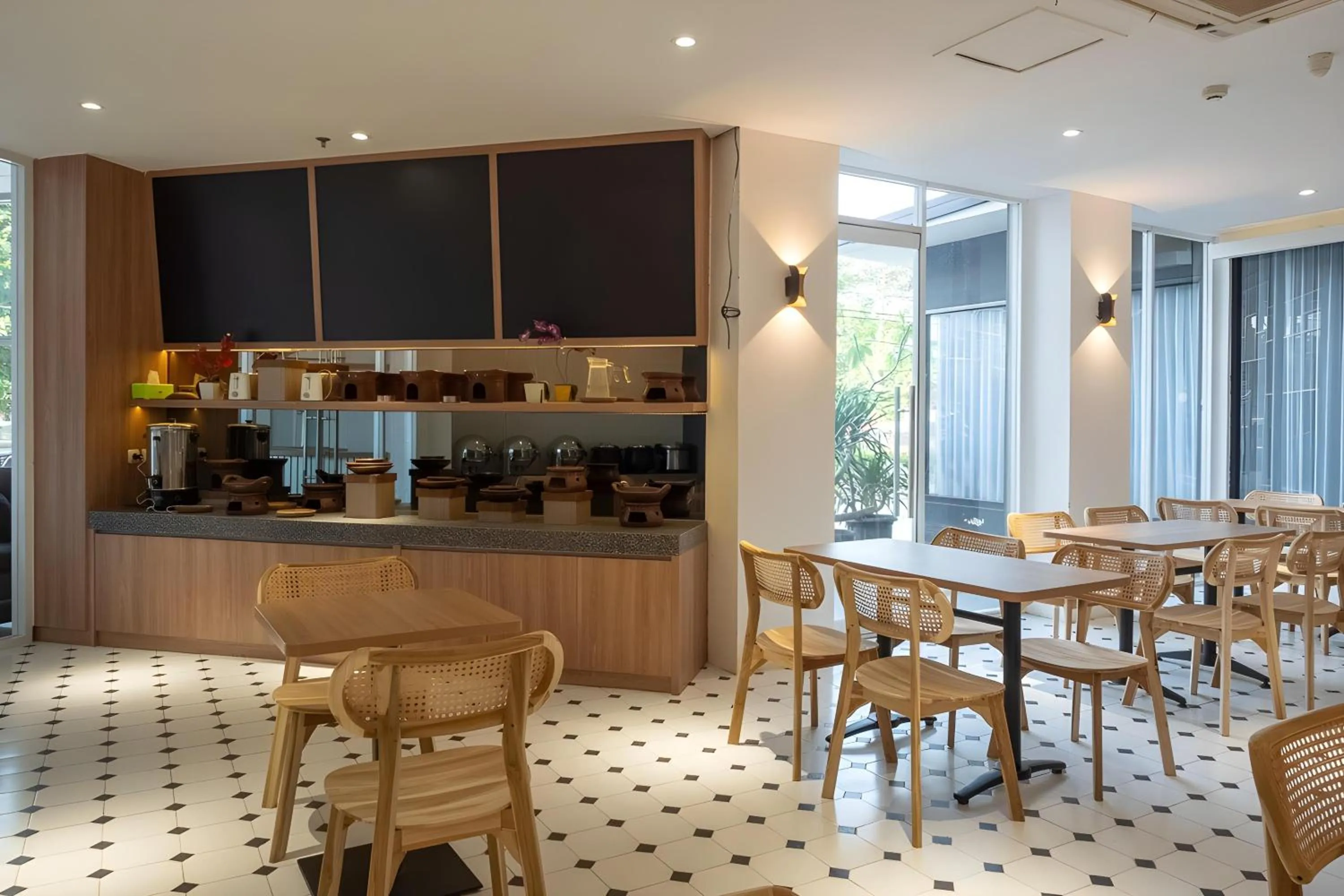 Restaurant/places to eat in Hotel 88 Kedoya Jakarta